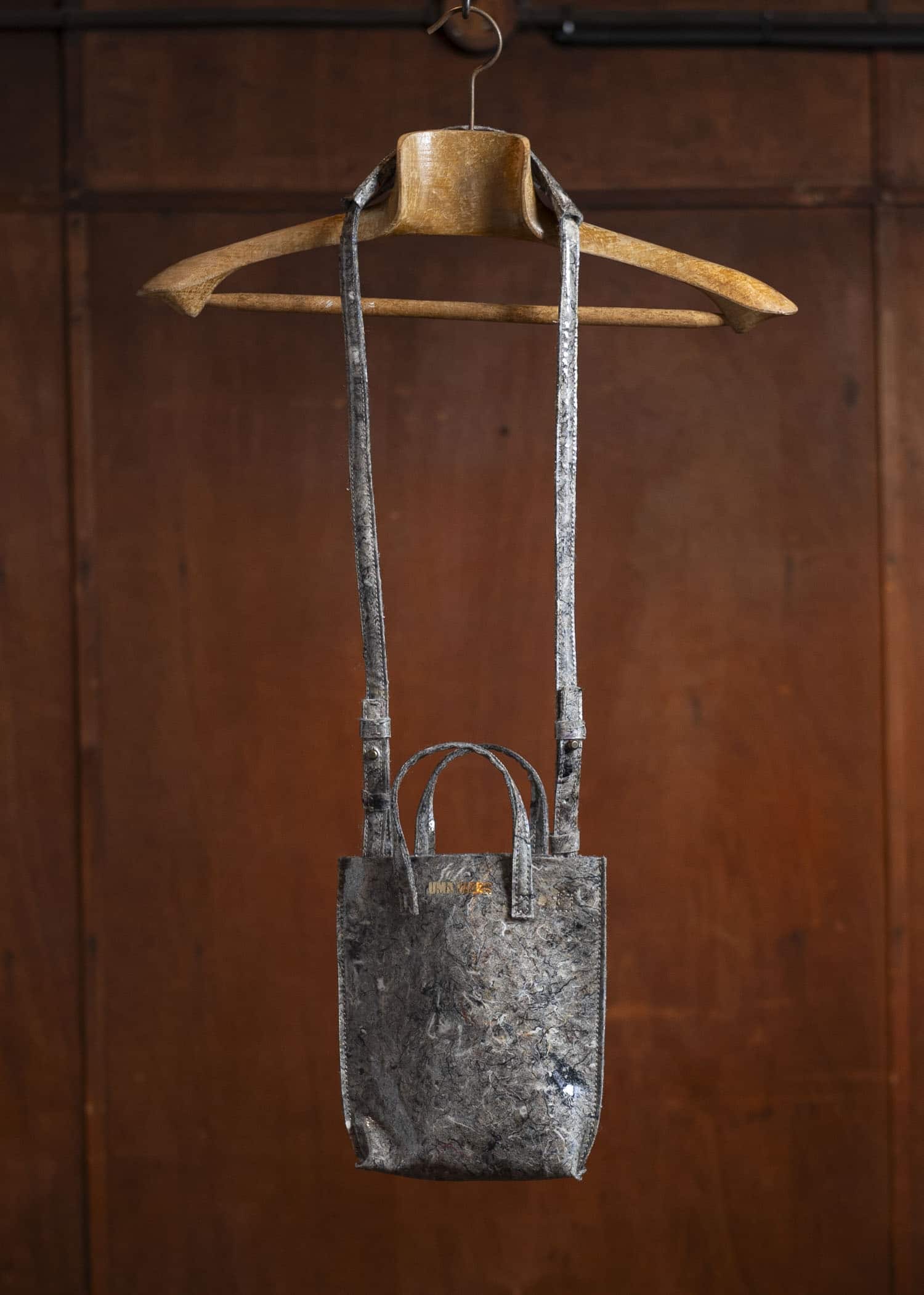 UMA WANG S5/M/UB0060-uw860 SMALL CASE gray brown