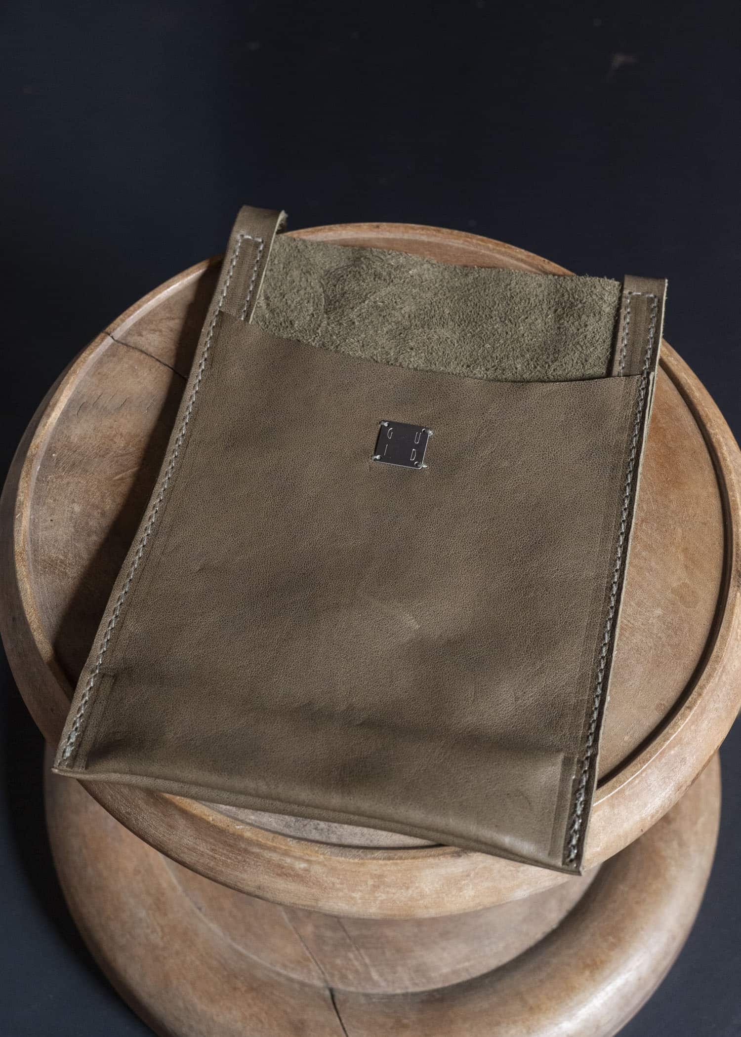 GUIDI PHONE HOLDER SHOULDER CASE CV177T PKT1