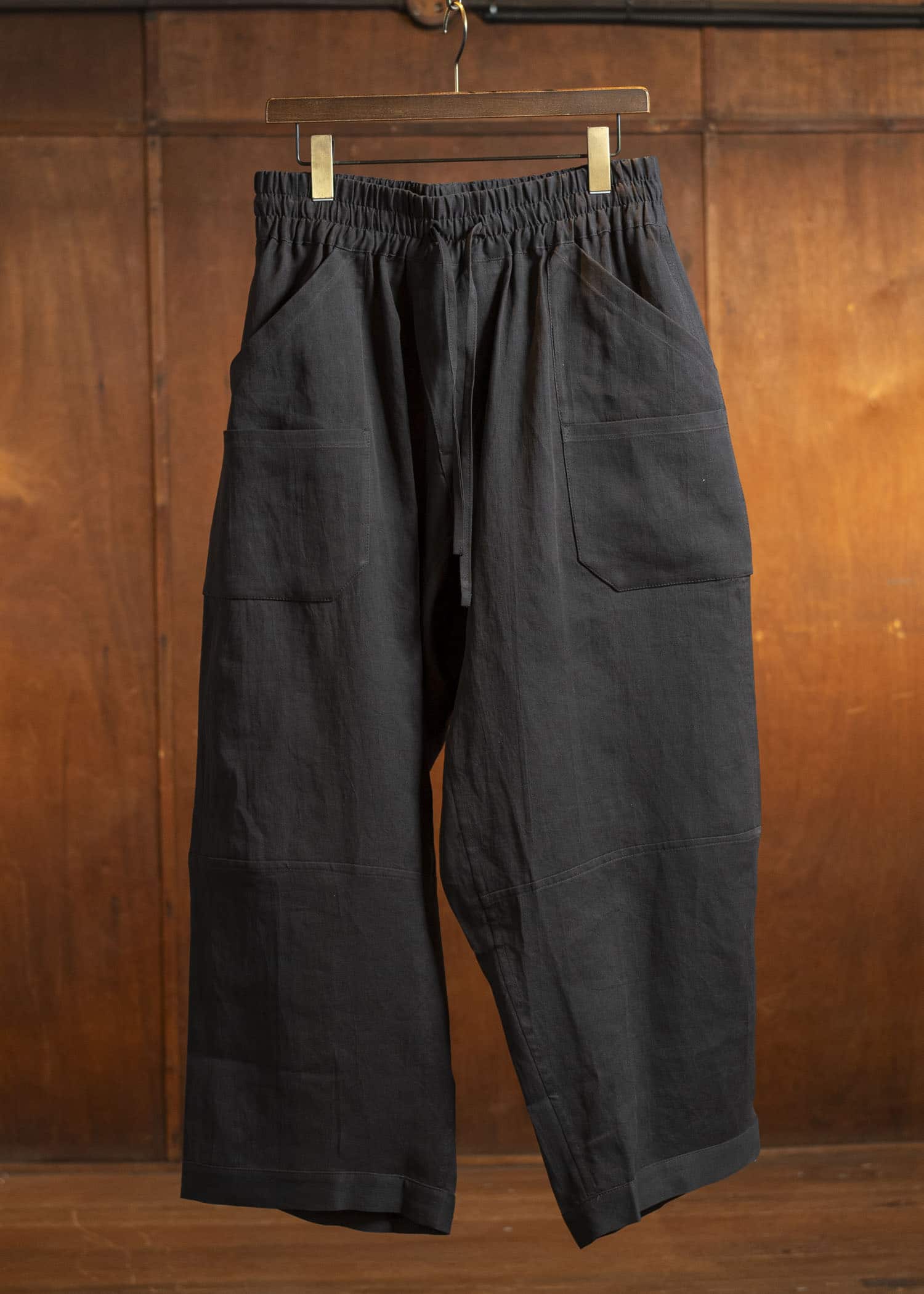 JAN-JAN VAN ESSCHE TROUSERS#86-COTTON DOUBLE CLOTH DEEP BROWN  Loose Fit Trousers With Elastic Waistband Cotton Double Cloth Deep Brown