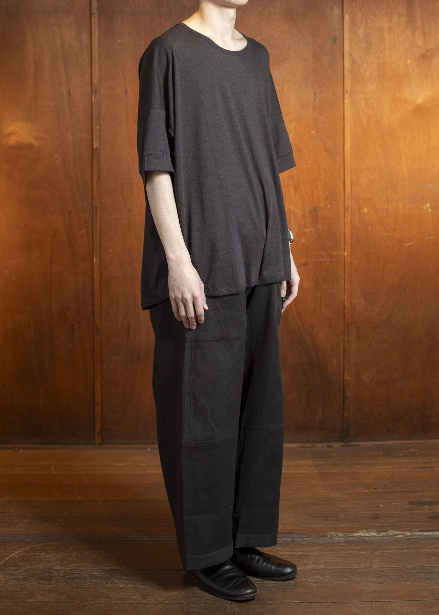 JAN-JAN VAN ESSCHE TROUSERS#86-COTTON DOUBLE CLOTH DEEP BROWN  Loose Fit Trousers With Elastic Waistband Cotton Double Cloth Deep Brown