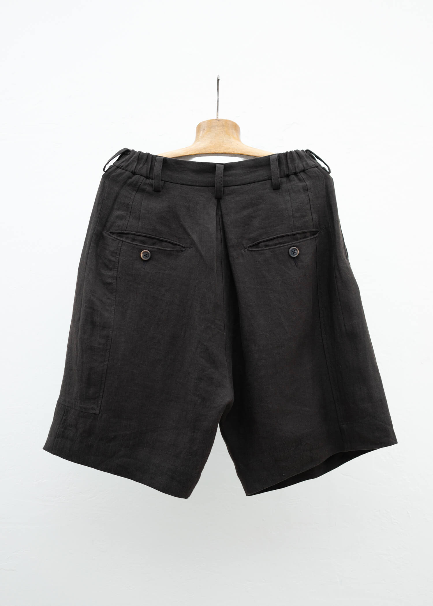 ZIGGY CHEN PLEATED WIDE SHORTS