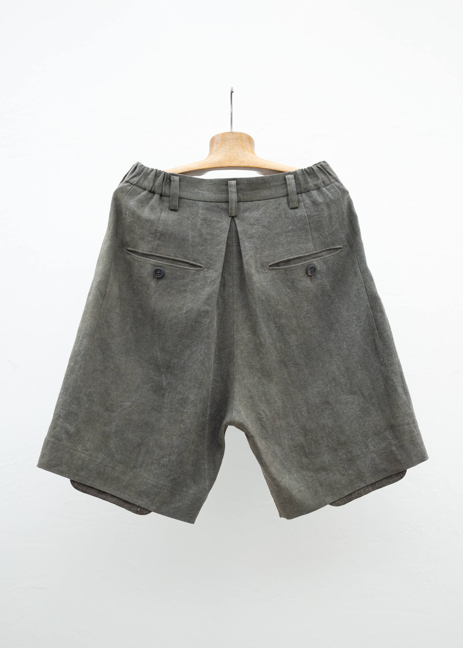 ZIGGY CHEN BI-FABRIC PLEATED WIDE SHORTS・