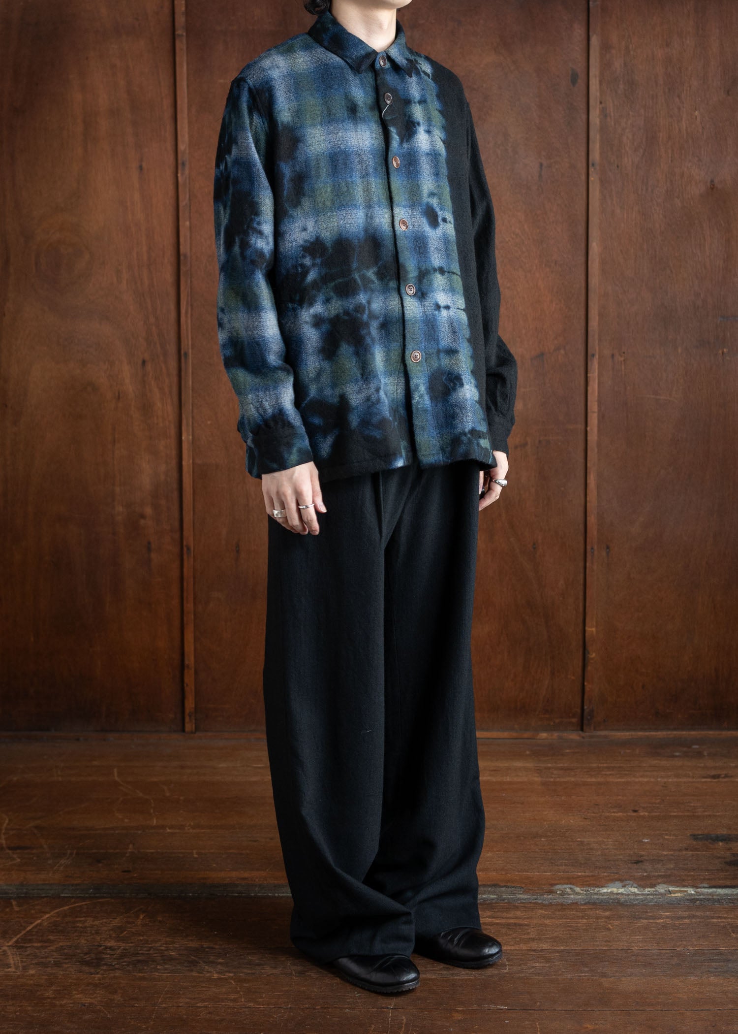 SUZUSAN Wool Cashmere Herri Ngbone Wide Trousers  Tesuji Shibori Fragment Black X Muddy Brown 5042WNK-021-1010