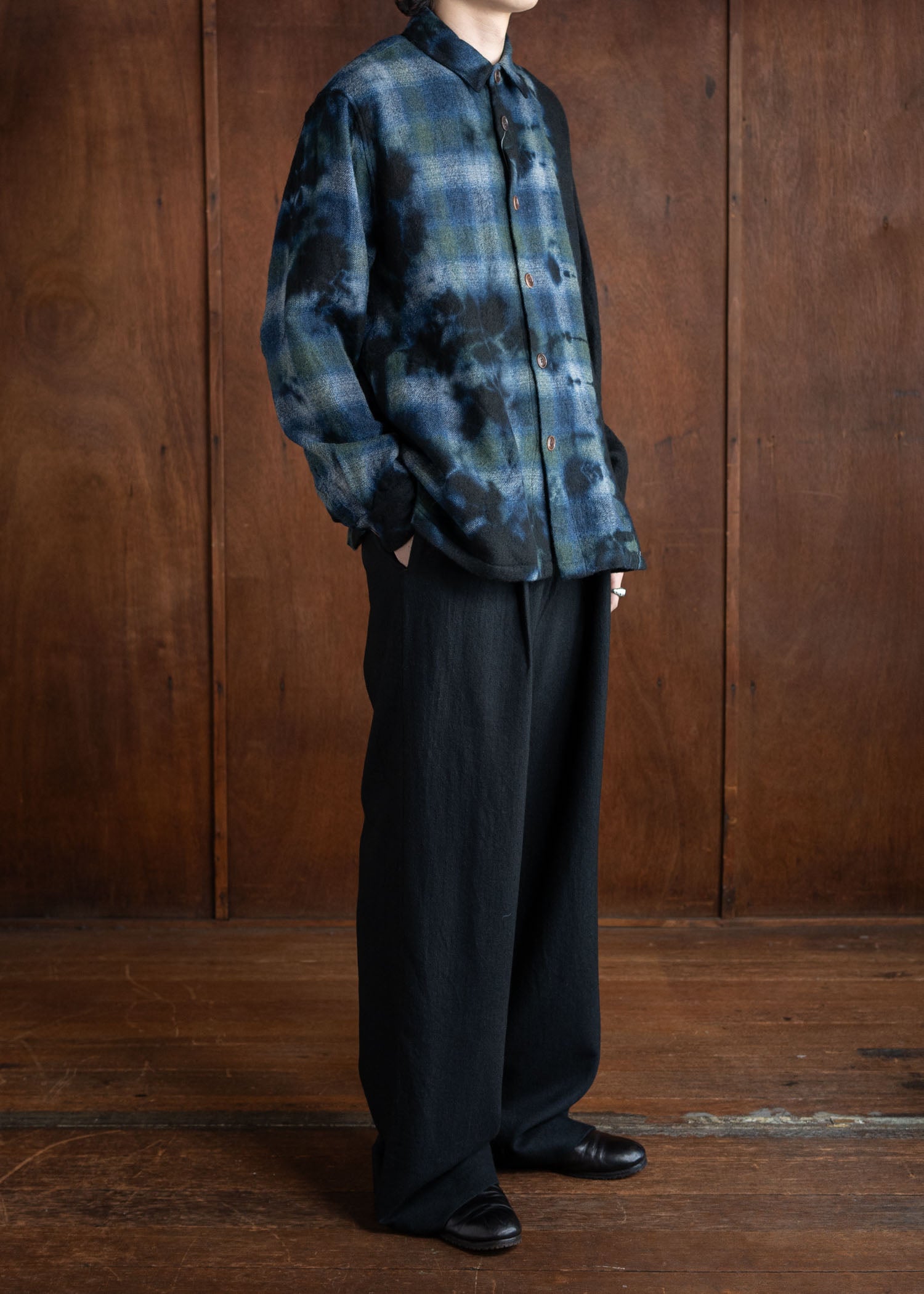 SUZUSAN Wool Cashmere Herri Ngbone Wide Trousers  Tesuji Shibori Fragment Black X Muddy Brown 5042WNK-021-1010