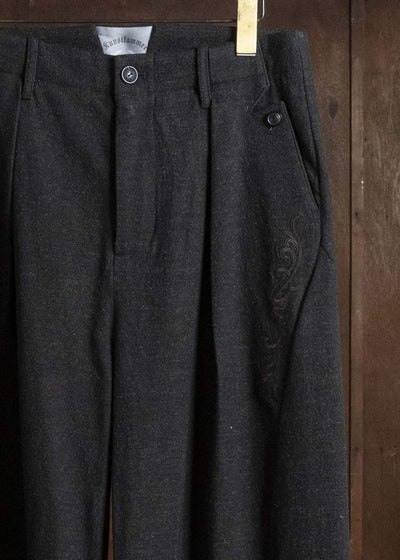 Professor.E EMBROIDERED OVERSLOCK TROUSERS BLACK 26FW-PE-TRL-03