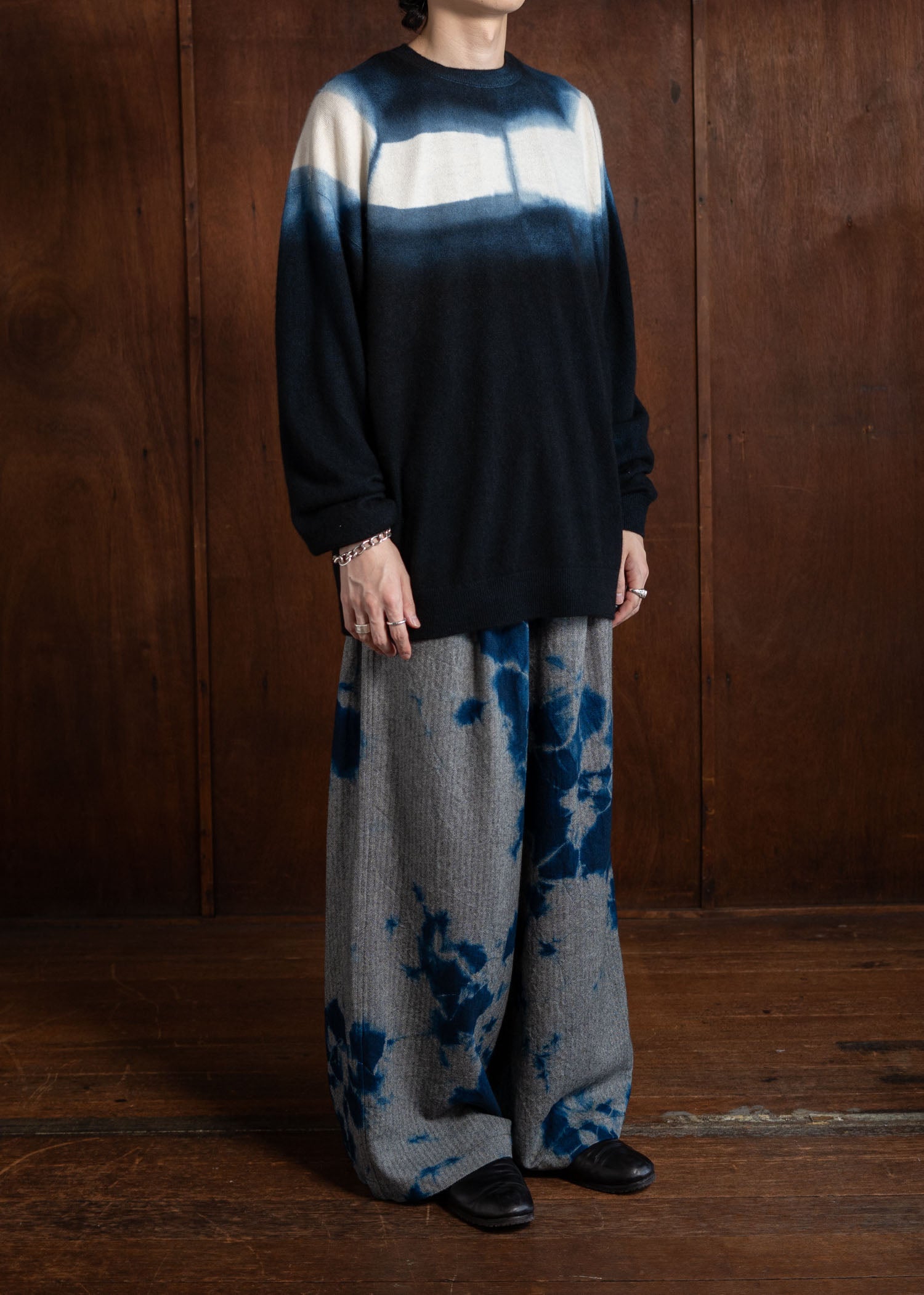 SUZUSAN Wool Cashmere Herringbone Drawstring Wide Pants / Madara Shibori Dark Blue X Black 5041WNK-010-2210