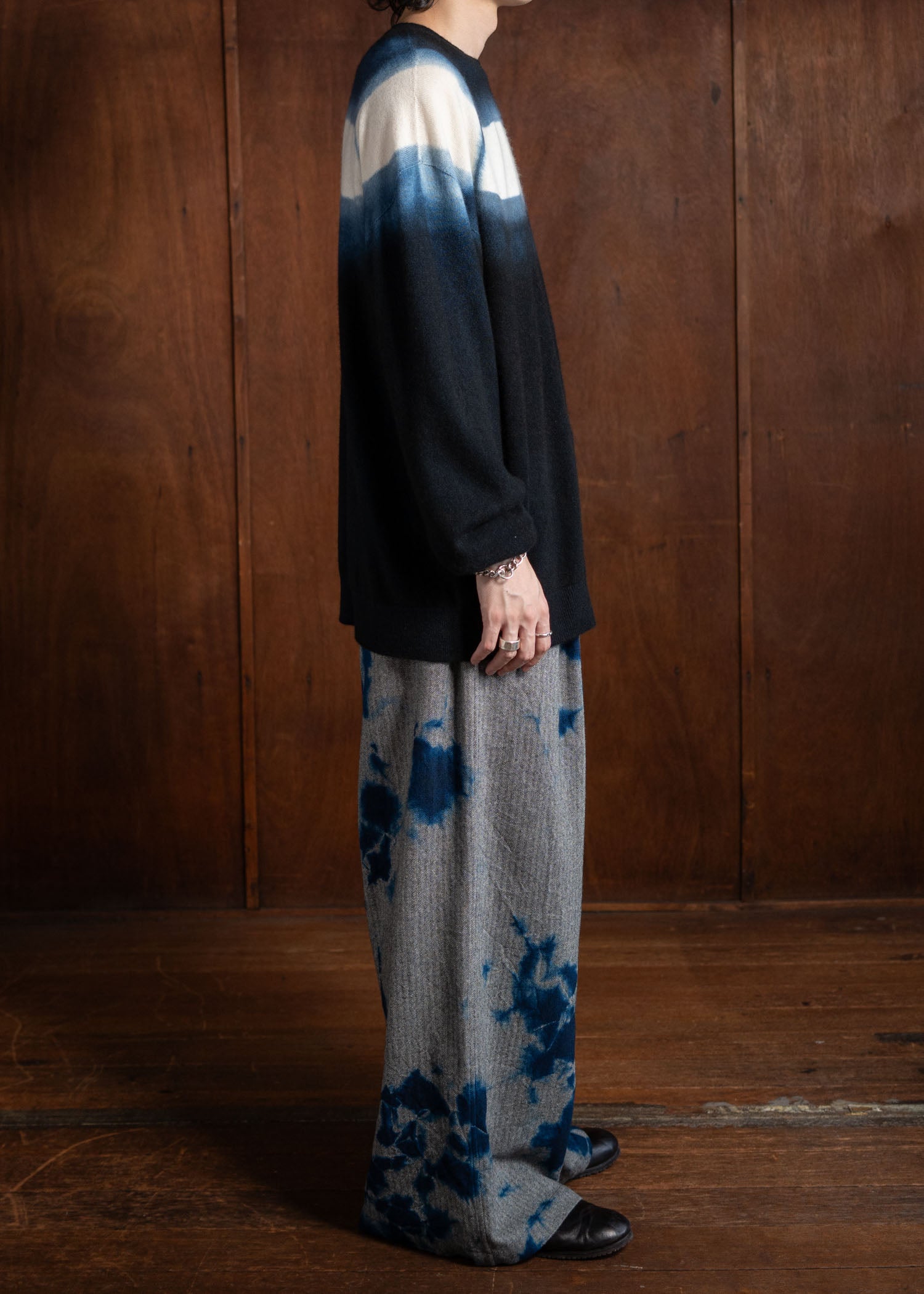 SUZUSAN Wool Cashmere Herringbone Drawstring Wide Pants / Madara Shibori Dark Blue X Black 5041WNK-010-2210