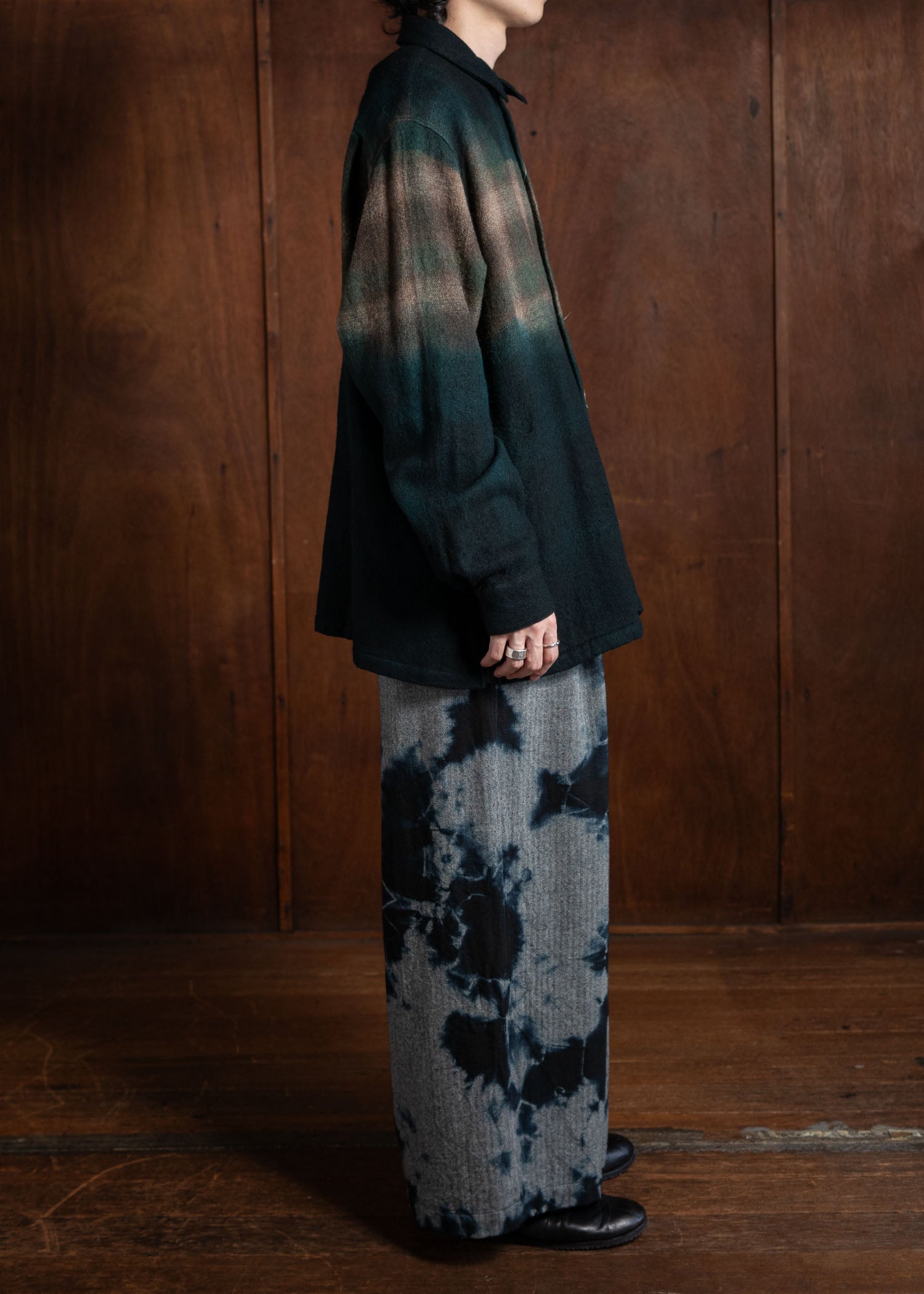 SUZUSAN Wool Cashmere Herringbone Drawstring Wide Pants / Madara Shibori Black X Black 5041WNK-010-1010