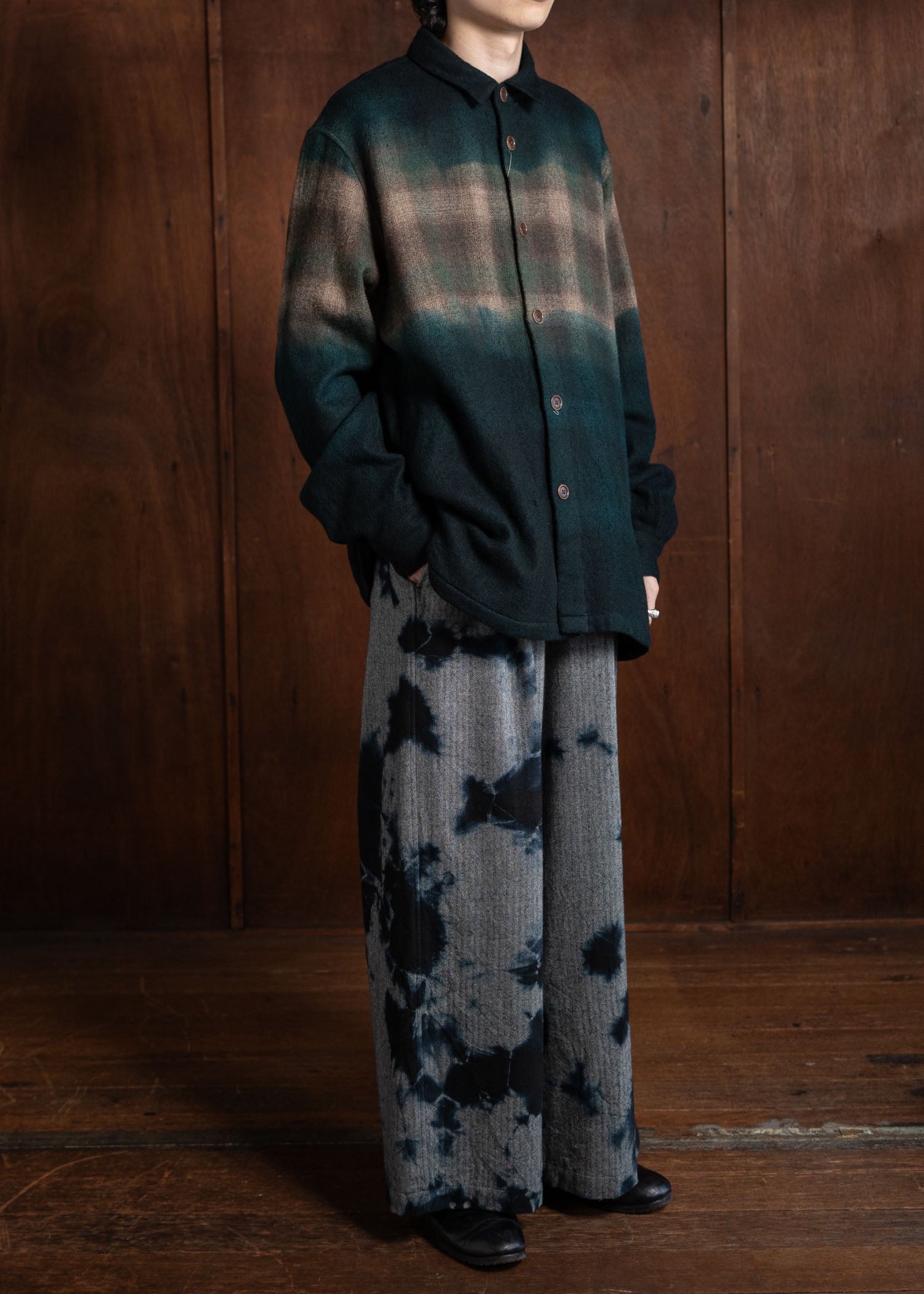 SUZUSAN Wool Cashmere Herringbone Drawstring Wide Pants / Madara Shibori Black X Black 5041WNK-010-1010