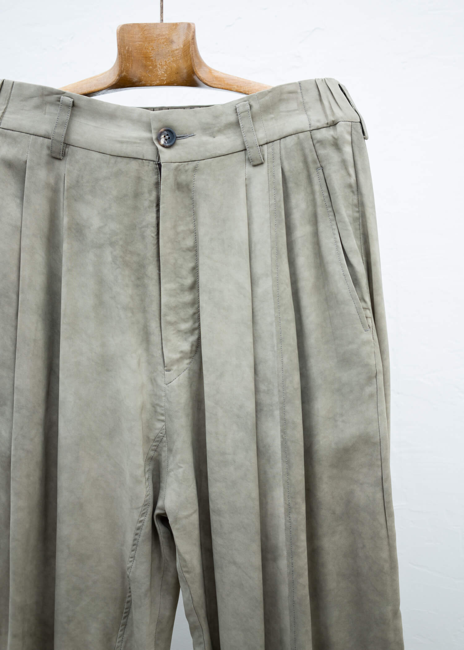 ZIGGY CHEN PLEATED TAPERED TROUSERS