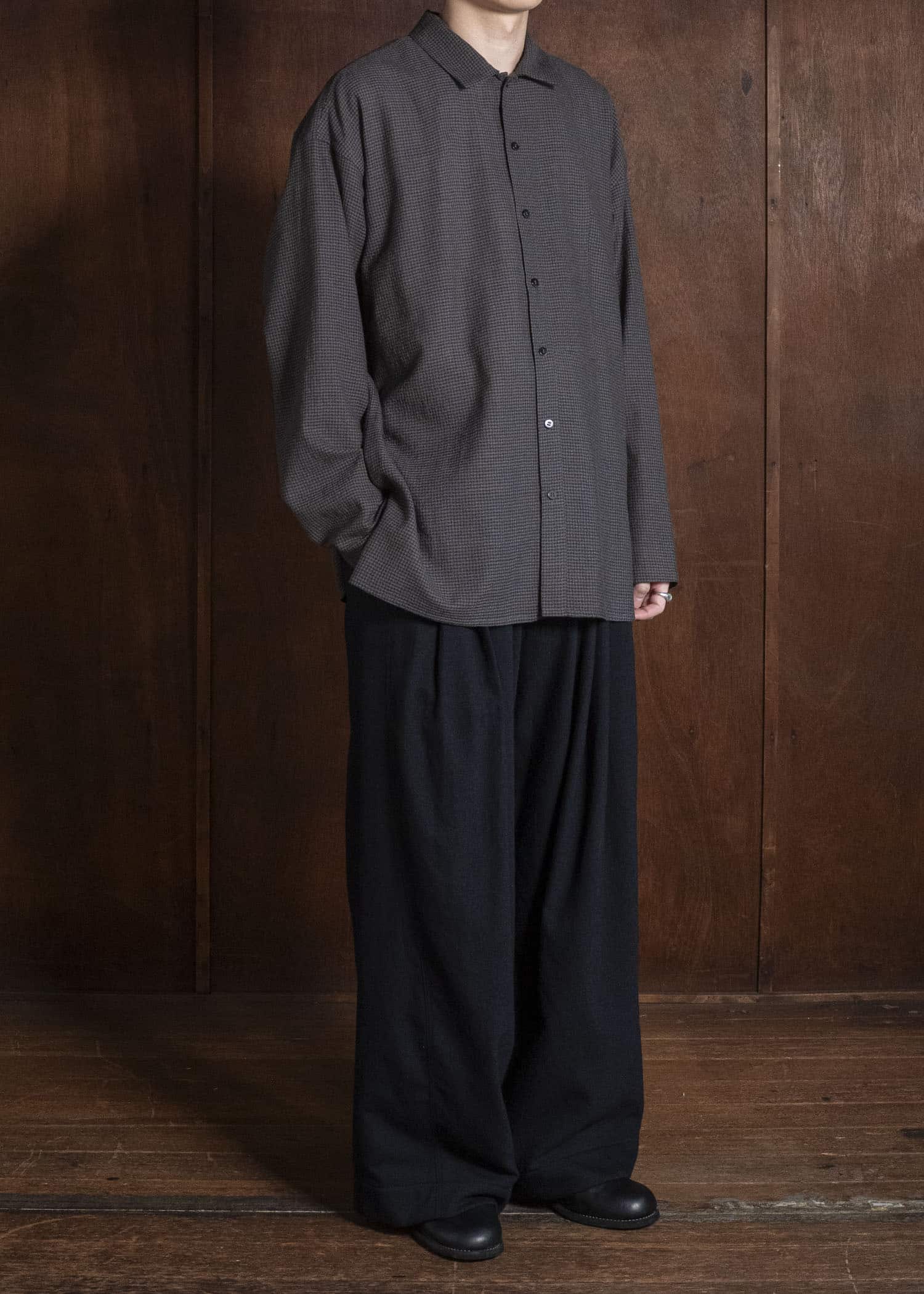 Jurgen Lehl J0564FBM534-15 ウール平薄手シャツ 墨