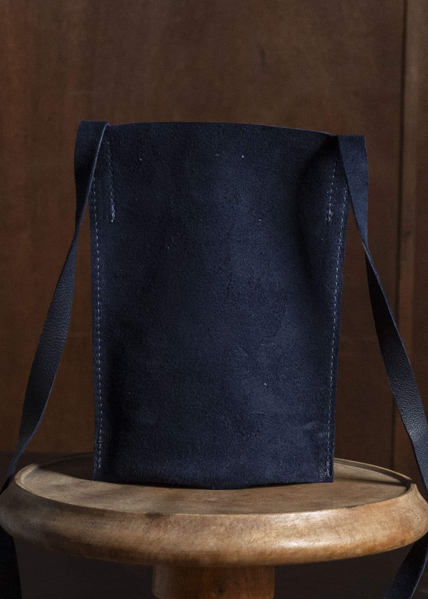 GUIDI PKT1 PHONE HOLDER SHOULDER CASE STAG REVERSE CV185T