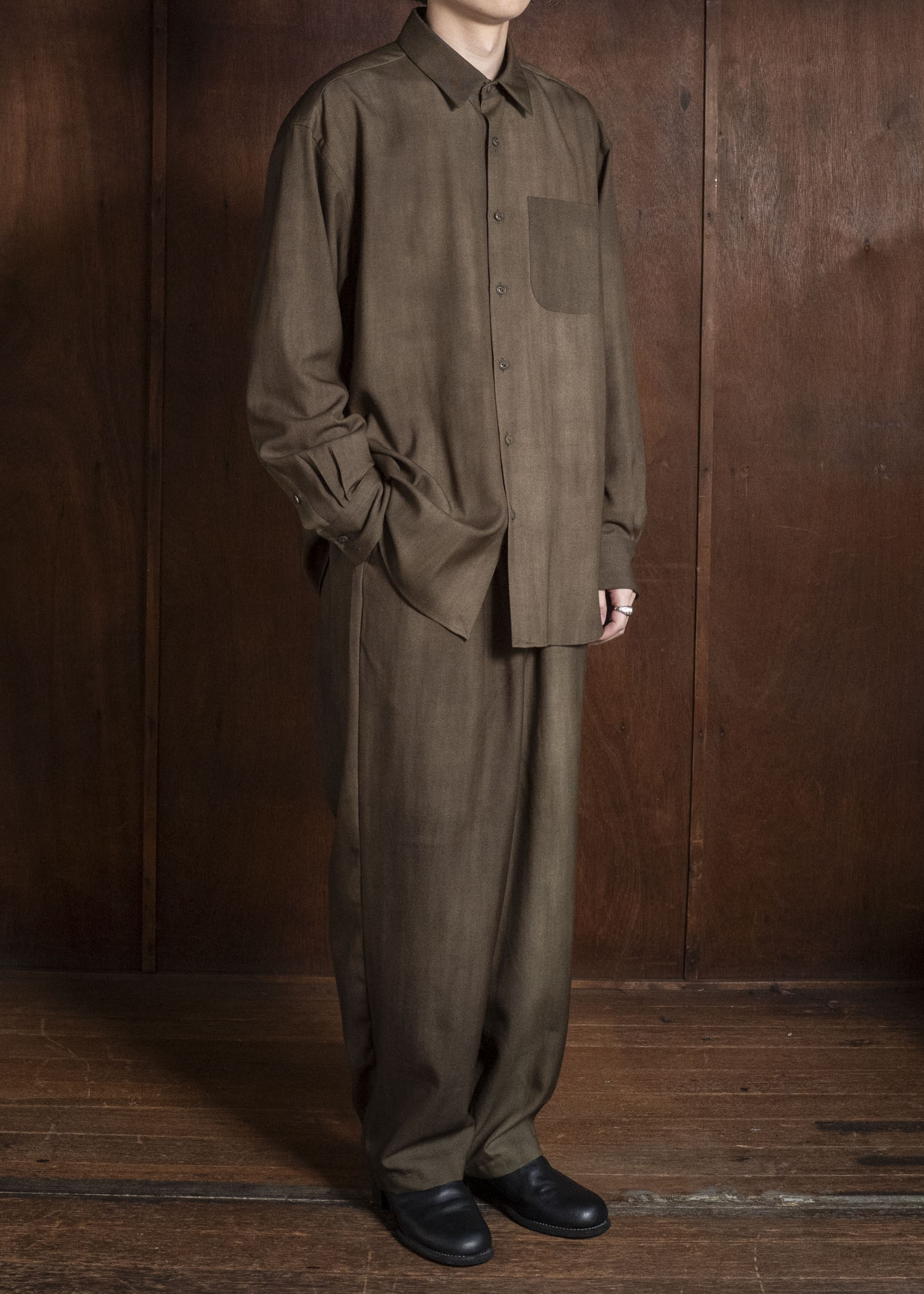 YOKO SAKAMOTO YS-26AW-55-OLIVE × BEIGE Regular Collar Shirt OLIVE × BEIGE