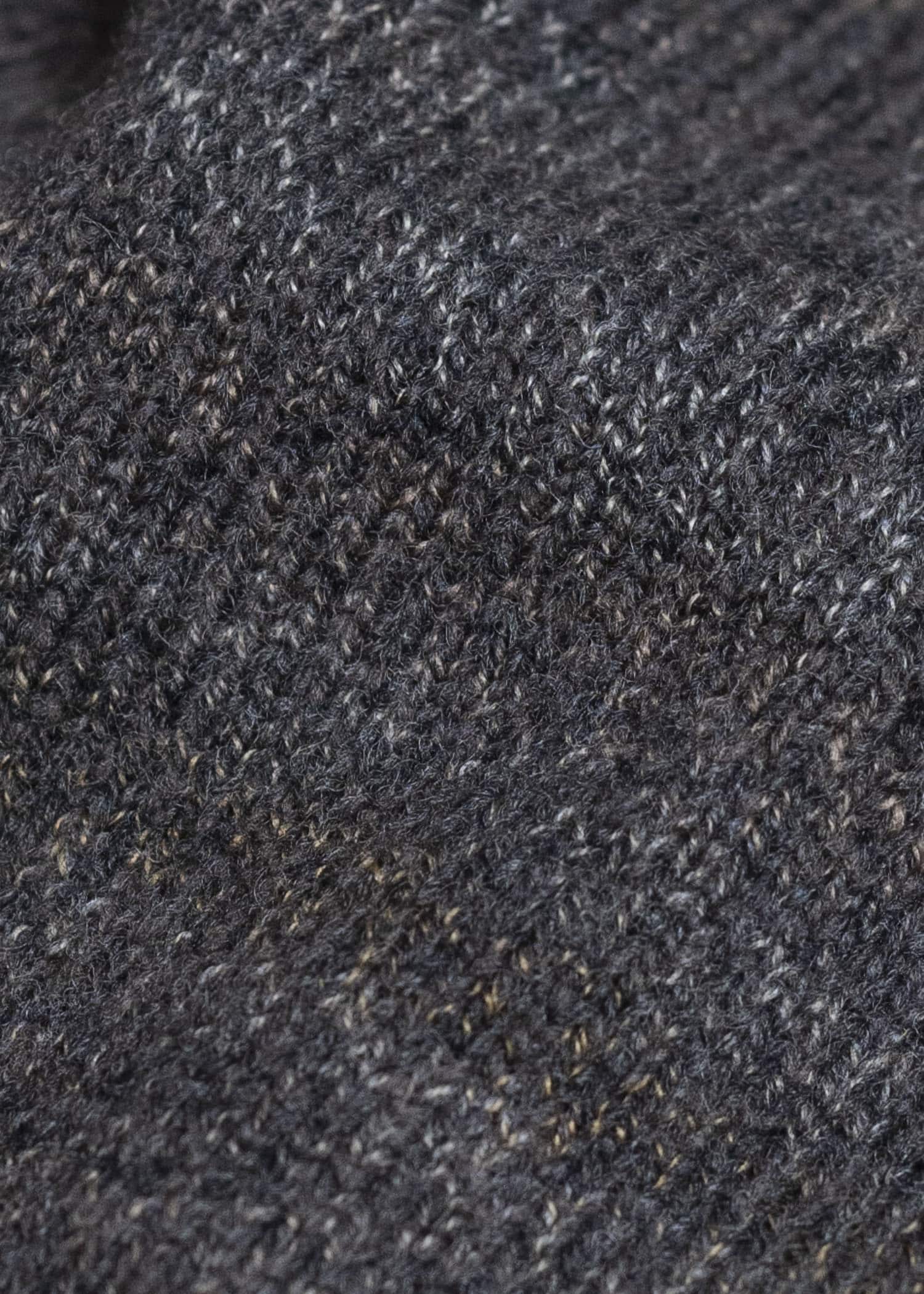 amachi. Gradation High Neck Knit AY17K-4077 Gray Beige