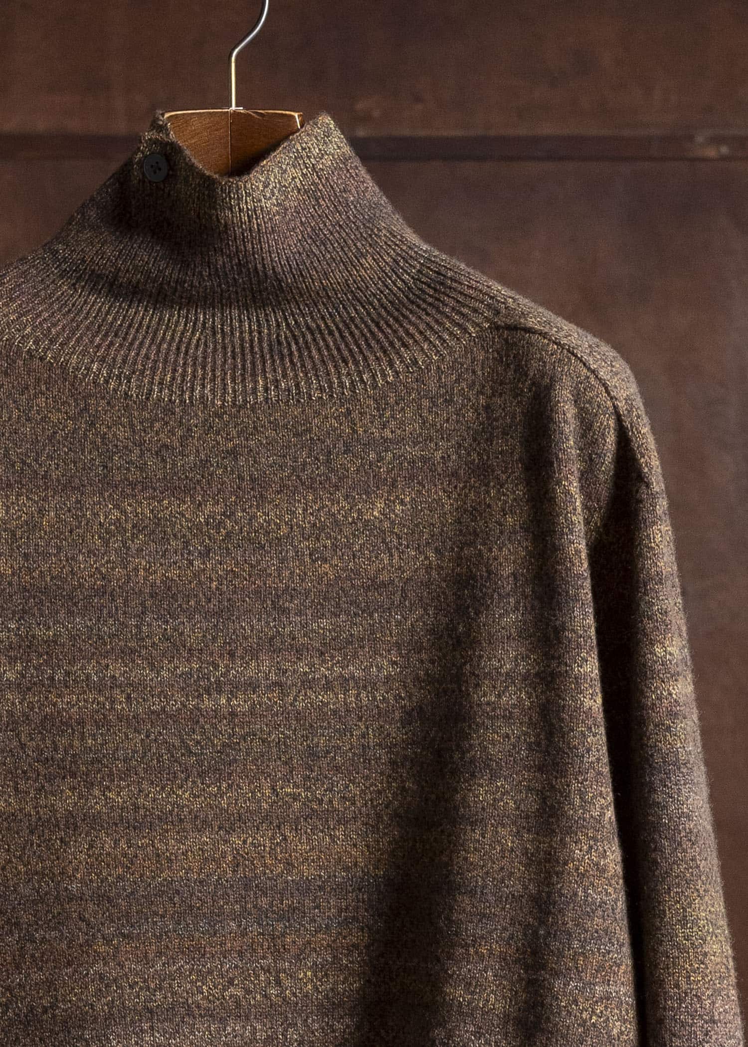 amachi. Gradation High Neck Knit AY17K-4077 Red Brown