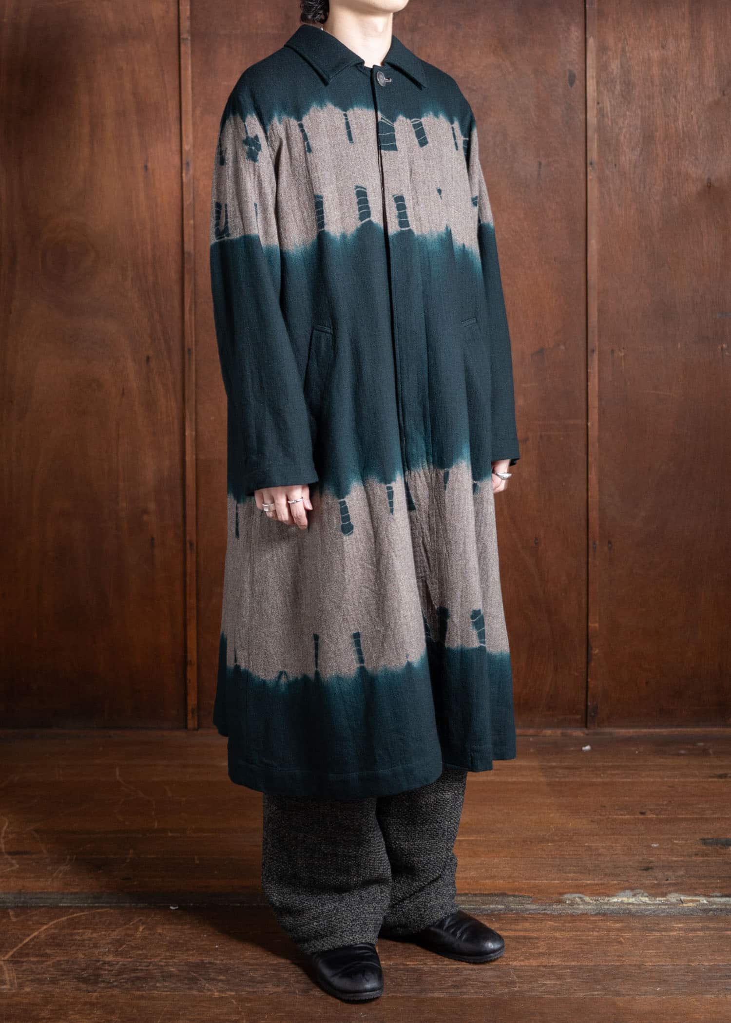 SUZUSAN Wool Cashmere Herri Ngbone Long Coat Boushi Yoroidan Shibori Spruce X Mud Dy Brown 8037WNK-350-5467