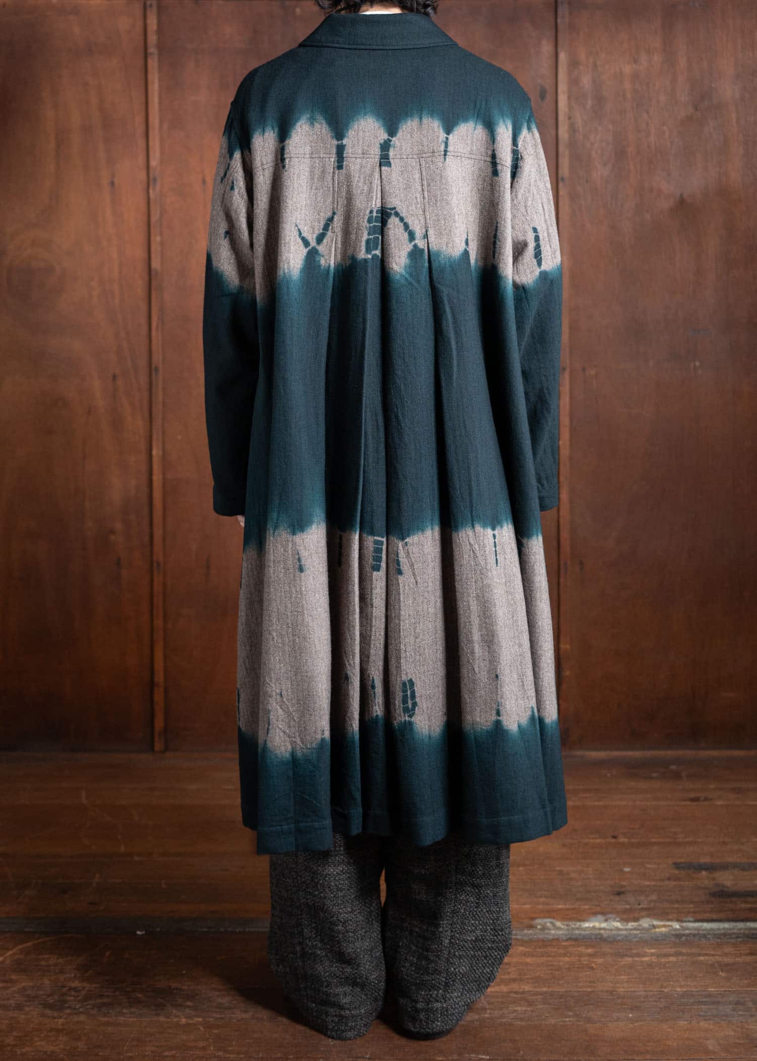 SUZUSAN Wool Cashmere Herri Ngbone Long Coat Boushi Yoroidan Shibori Spruce X Mud Dy Brown 8037WNK-350-5467