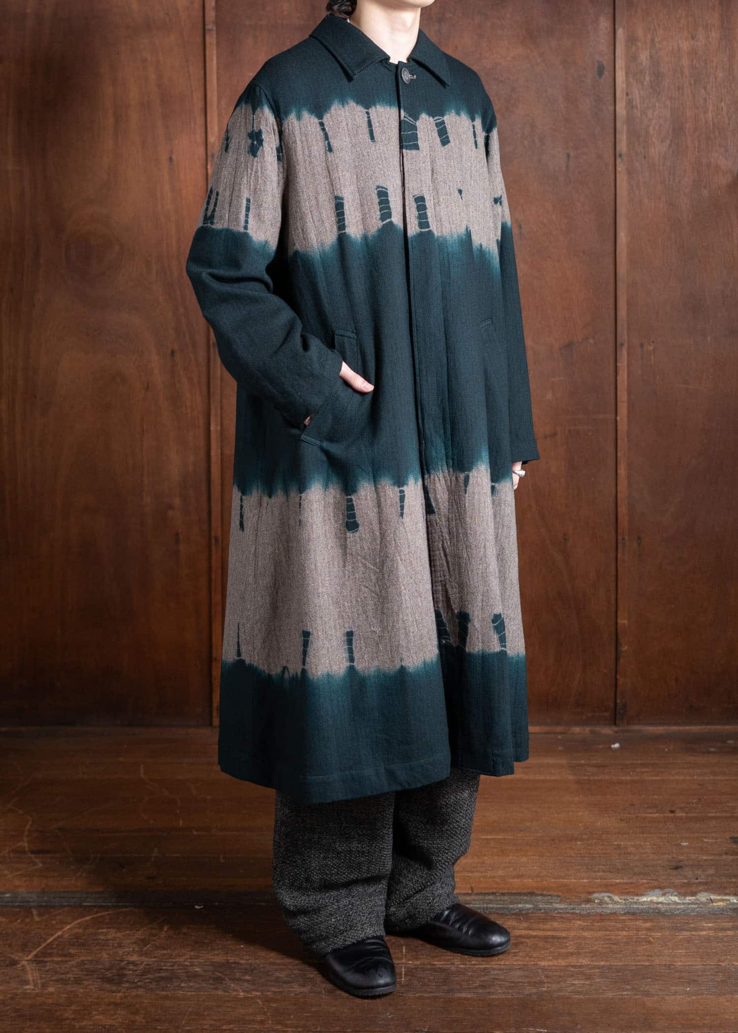 SUZUSAN Wool Cashmere Herri Ngbone Long Coat Boushi Yoroidan Shibori Spruce X Mud Dy Brown 8037WNK-350-5467