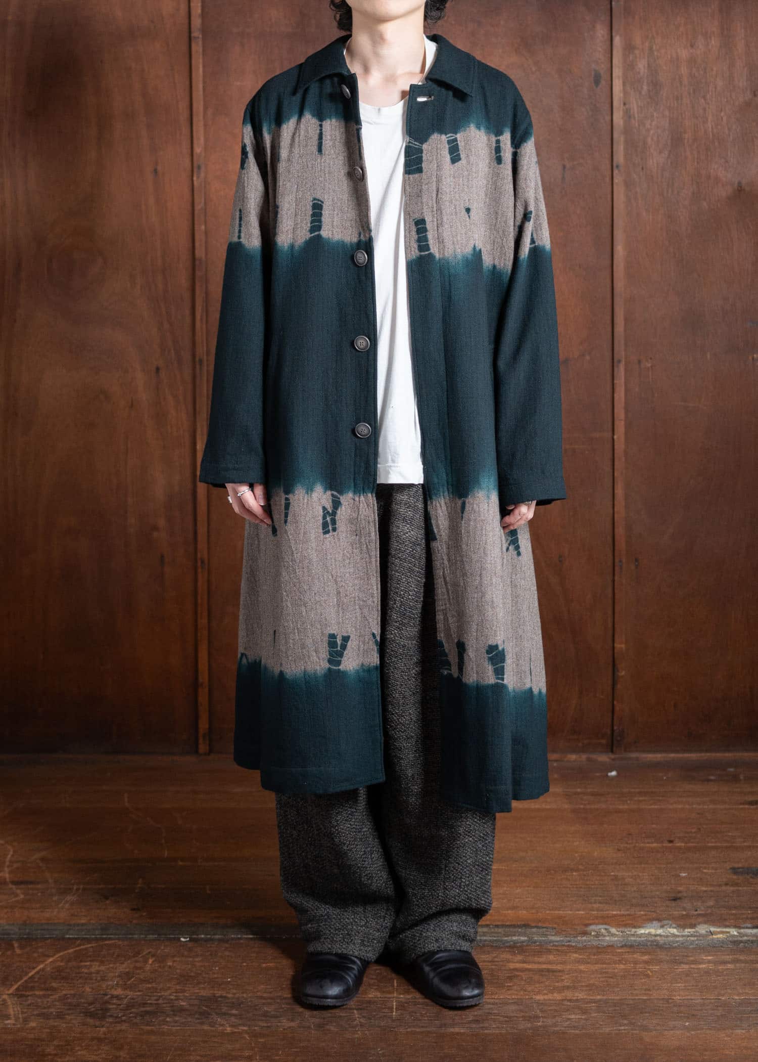 SUZUSAN Wool Cashmere Herri Ngbone Long Coat Boushi Yoroidan Shibori Spruce X Mud Dy Brown 8037WNK-350-5467