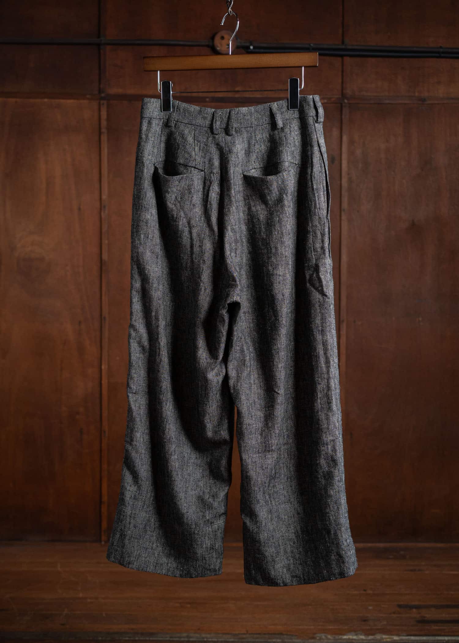 Peng Tai PTS24M09-2 HERRINGBONE SL TROUSERS BLACK INK