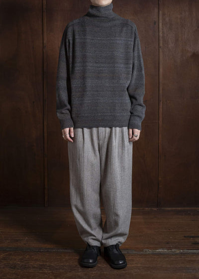 amachi. Gradation High Neck Knit AY17K-4077 Gray Beige