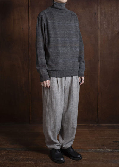 amachi. Gradation High Neck Knit AY17K-4077 Gray Beige