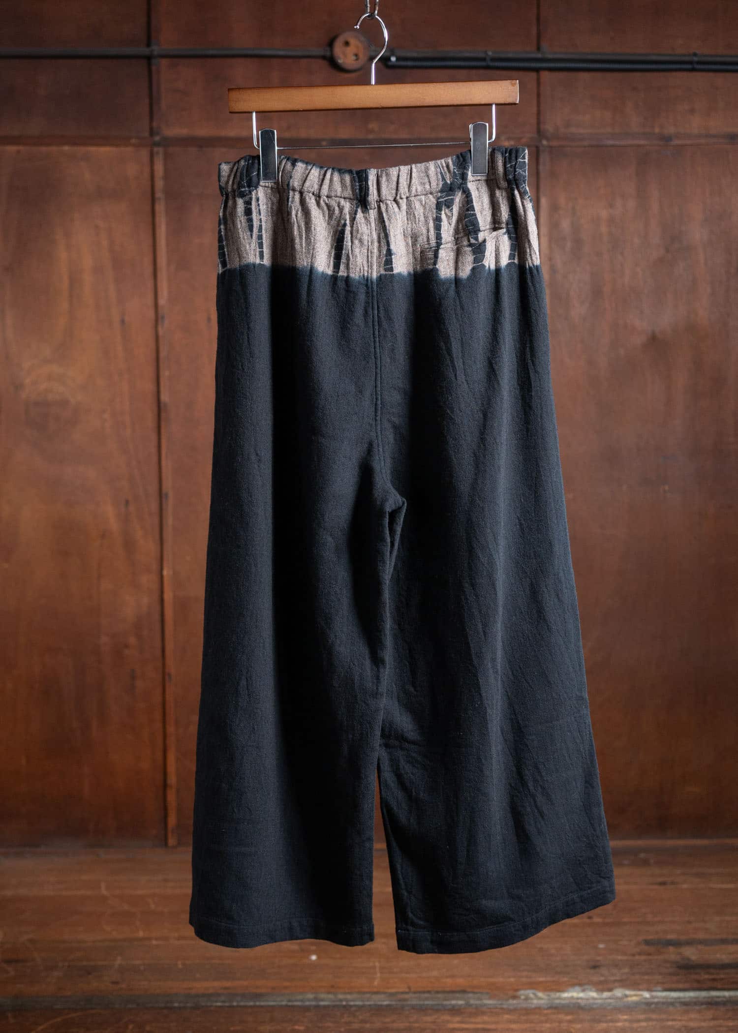 SUZUSAN Wool Cashmere Herri Ngbone Drawstring W Ide Pants Tesuji Shibori Fragment Black X Muddy Brown 5041WNK-021-1010