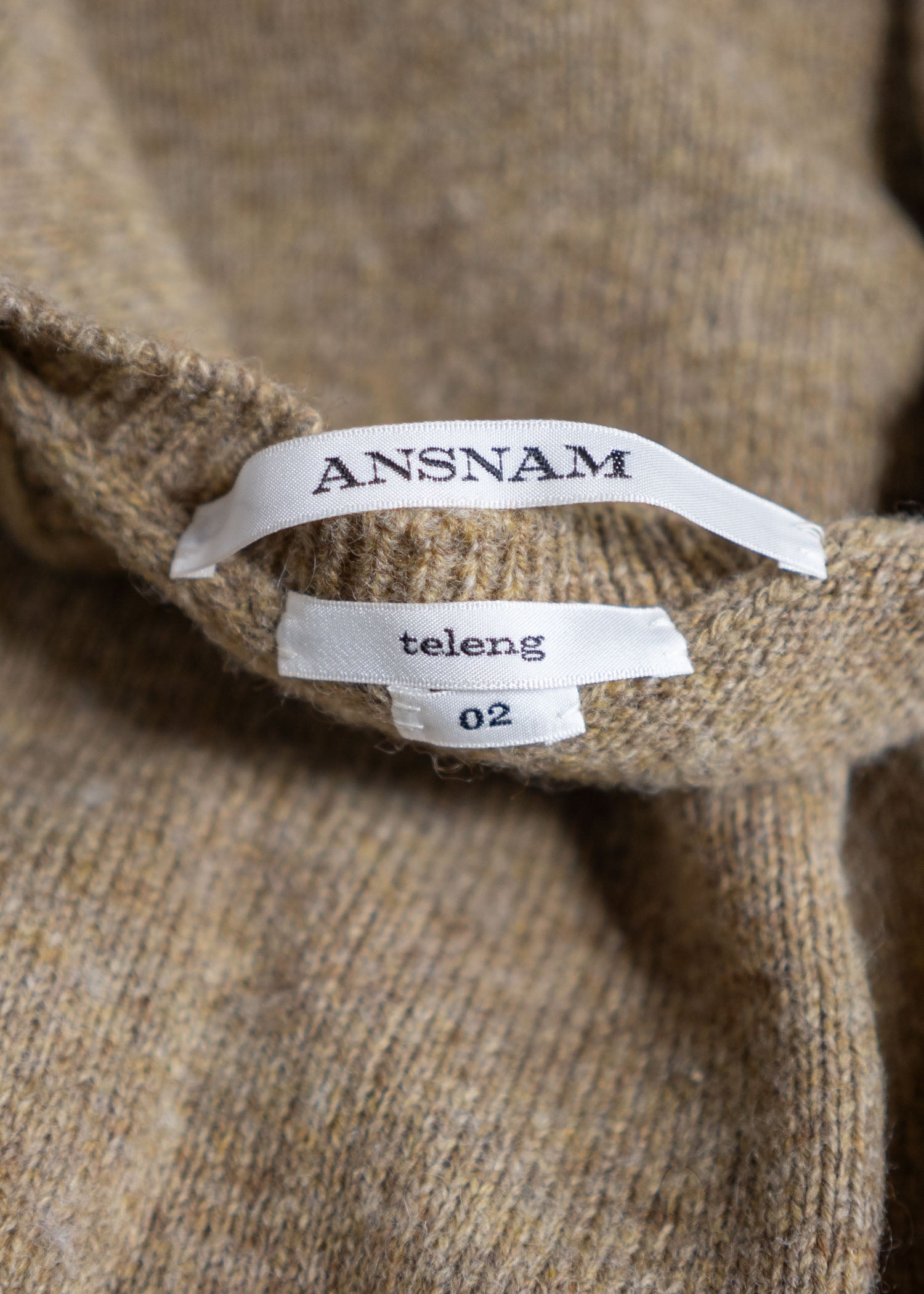 ANSNAM V-neck Pullover Knit