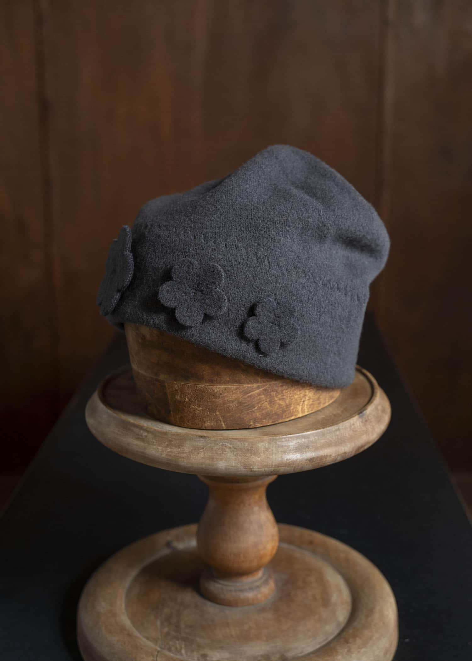 SCHA #2-7-W Medium FLOWERS-W dark grey × dark grey #1757