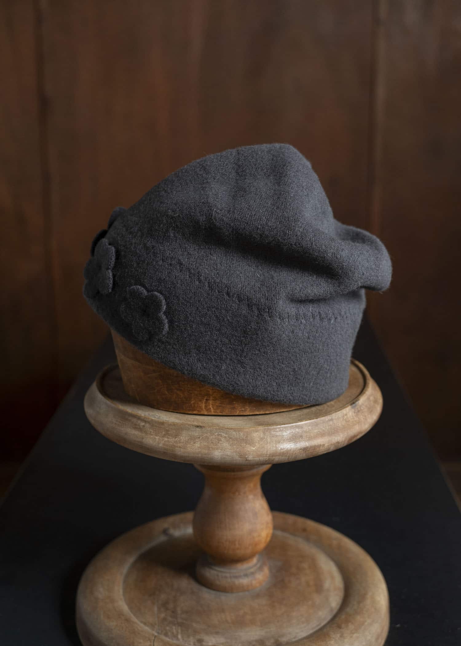 SCHA #2-7-W Medium FLOWERS-W dark grey × dark grey #1757