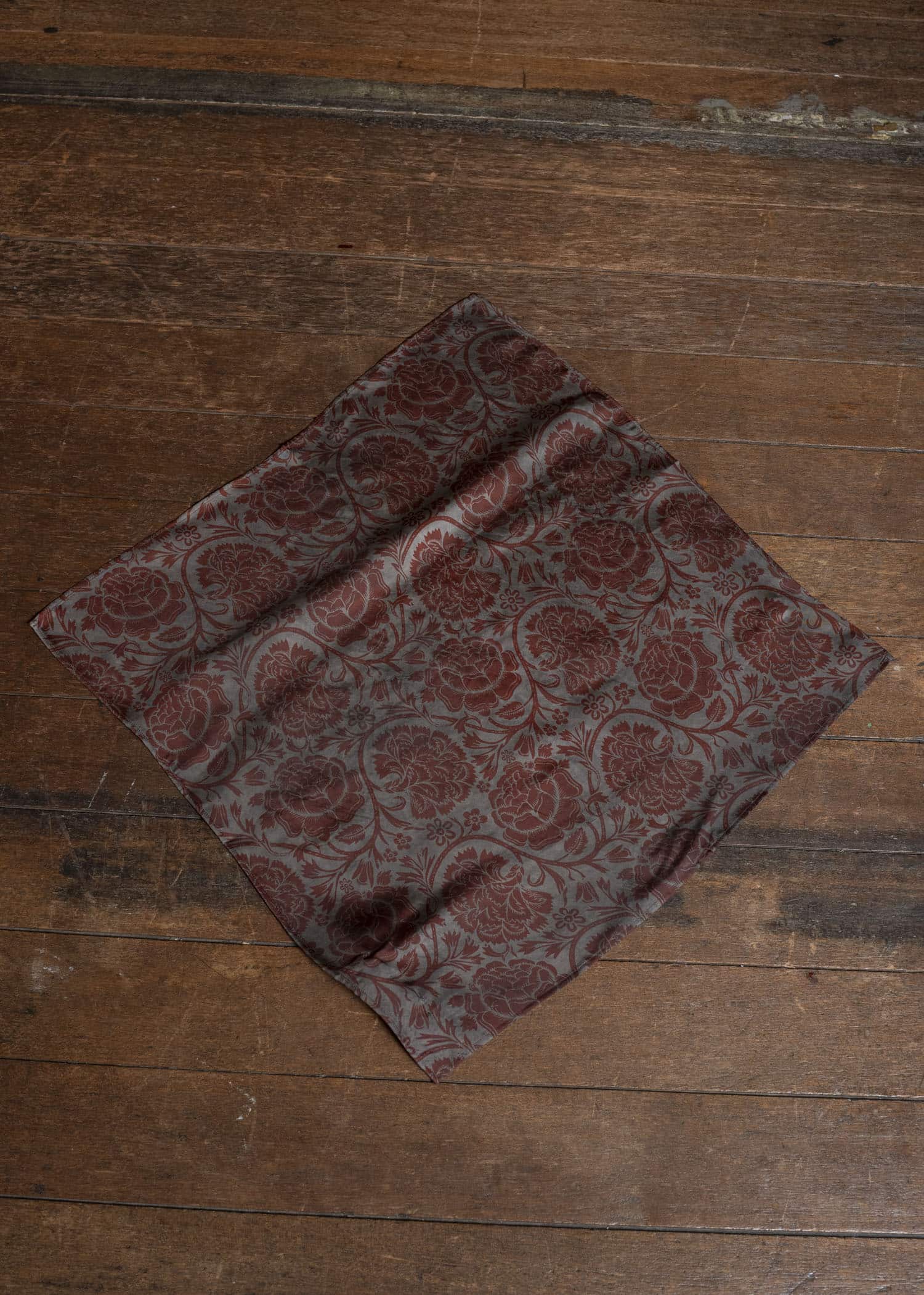 UMA WANG S6/M/UA0246 SQUARE SCARF uw087 - grey/red