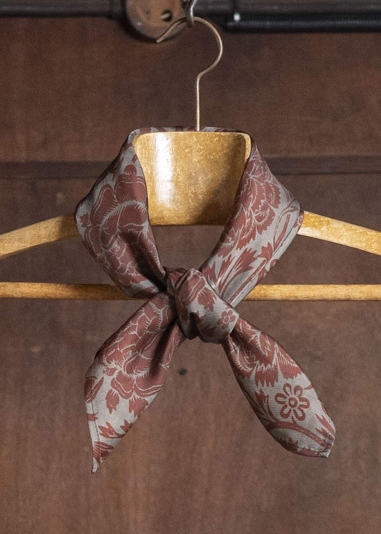 UMA WANG S6/M/UA0246 SQUARE SCARF uw087 - grey/red