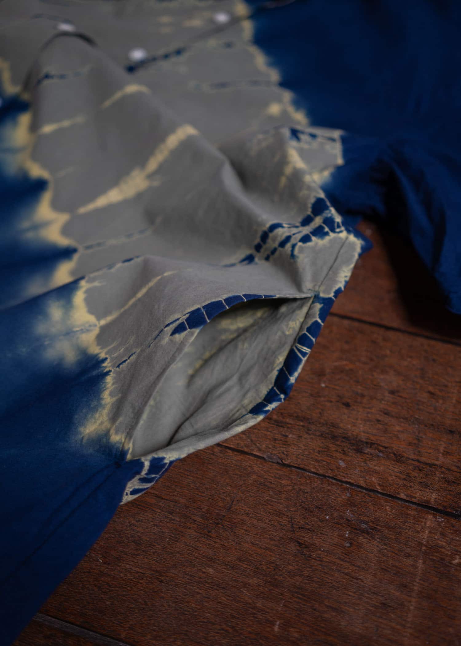 SUZUSAN Cotton Front Button Half Sleeve Dress Tesuji Yoroidan Shibori Diagonal Navy Blue x Khaki