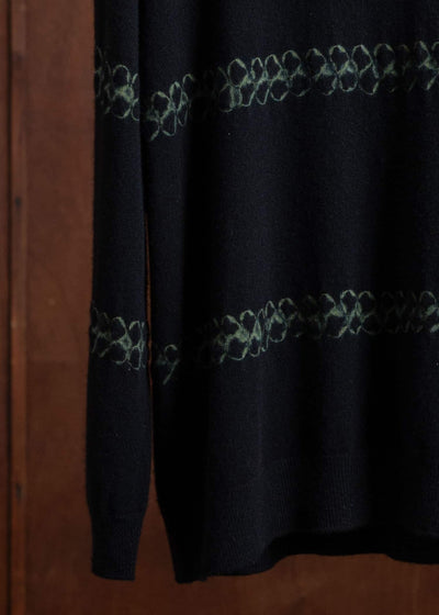 SUZUSAN Cashmere Seamless Crew Neck Wide Pullover(Yatara Miura Shibori """"""""Border"""""""") Black x Leaf Green