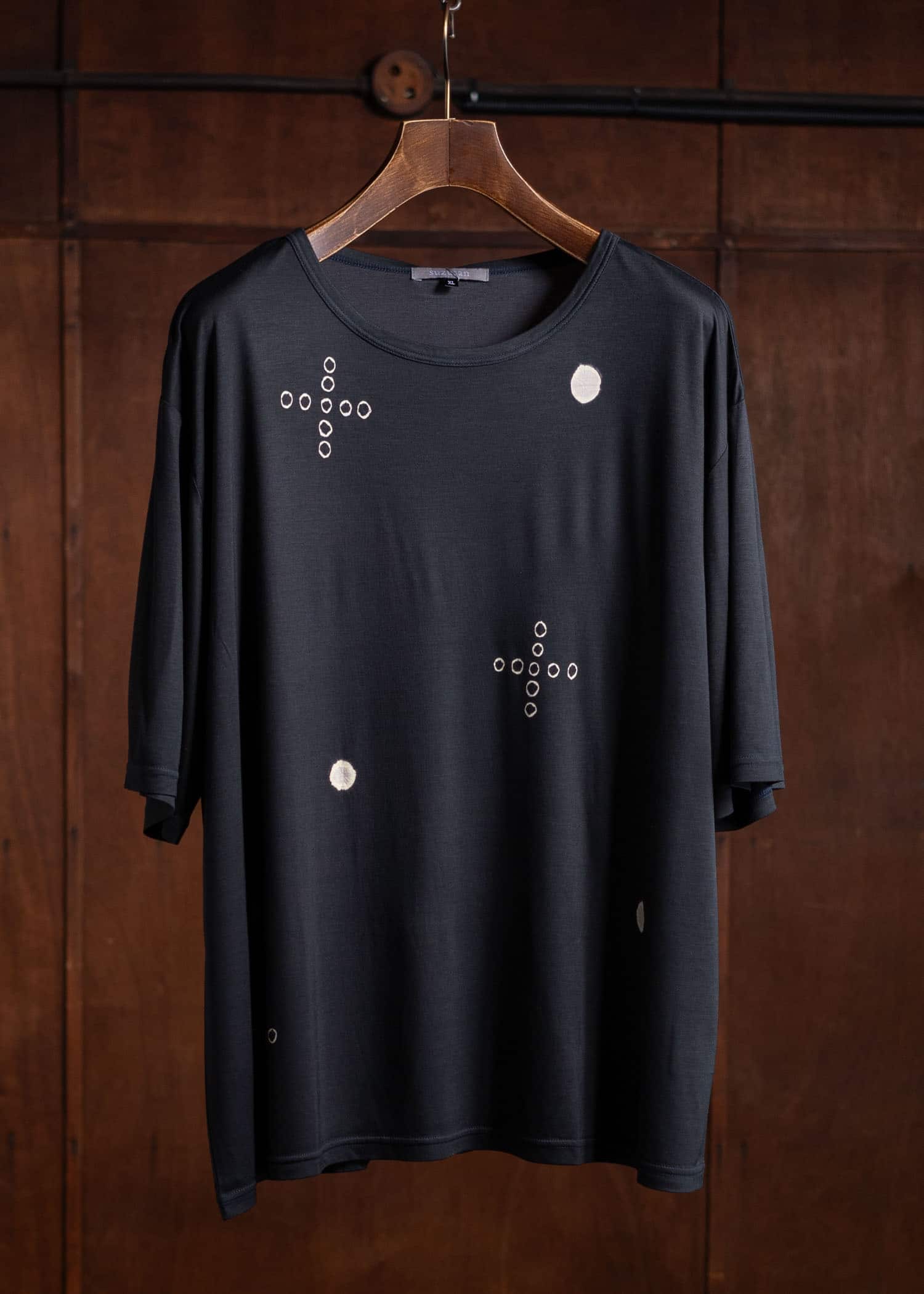 SUZUSAN Micro Modal Short Sleeve T-Shirt(Tsukidashi Kanoko Shibori """"o+"""") Black x  Grege