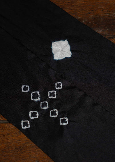 SUZUSAN Silk Twill Woven Narrow Scarf(Tsukidashi Kanoko Shibori """"o+"""") Black x White