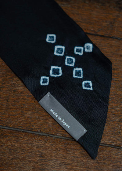 SUZUSAN Silk Twill Woven Narrow Scarf(Tsukidashi Kanoko Shibori """"o+"""") Black x White