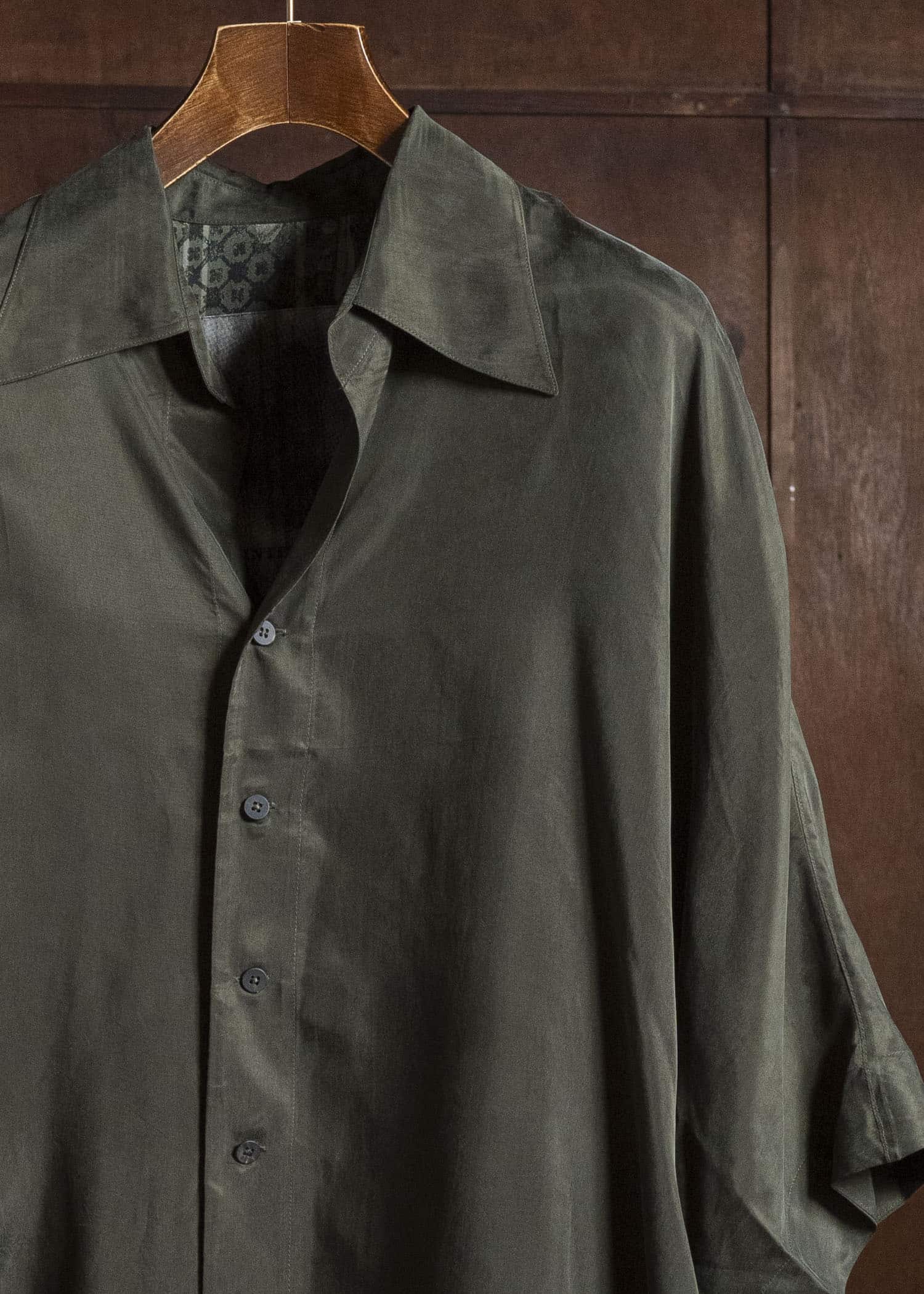 ZIGGY CHEN SHORT SLEEVE BACK GATHERED SHIRT KOMBU GREEN 0W2620702