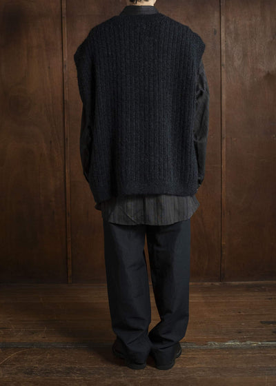 JAN-JAN VAN ESSCHE KNIT # 72 SLEEVELESS V-NECK Goat Mohair Black