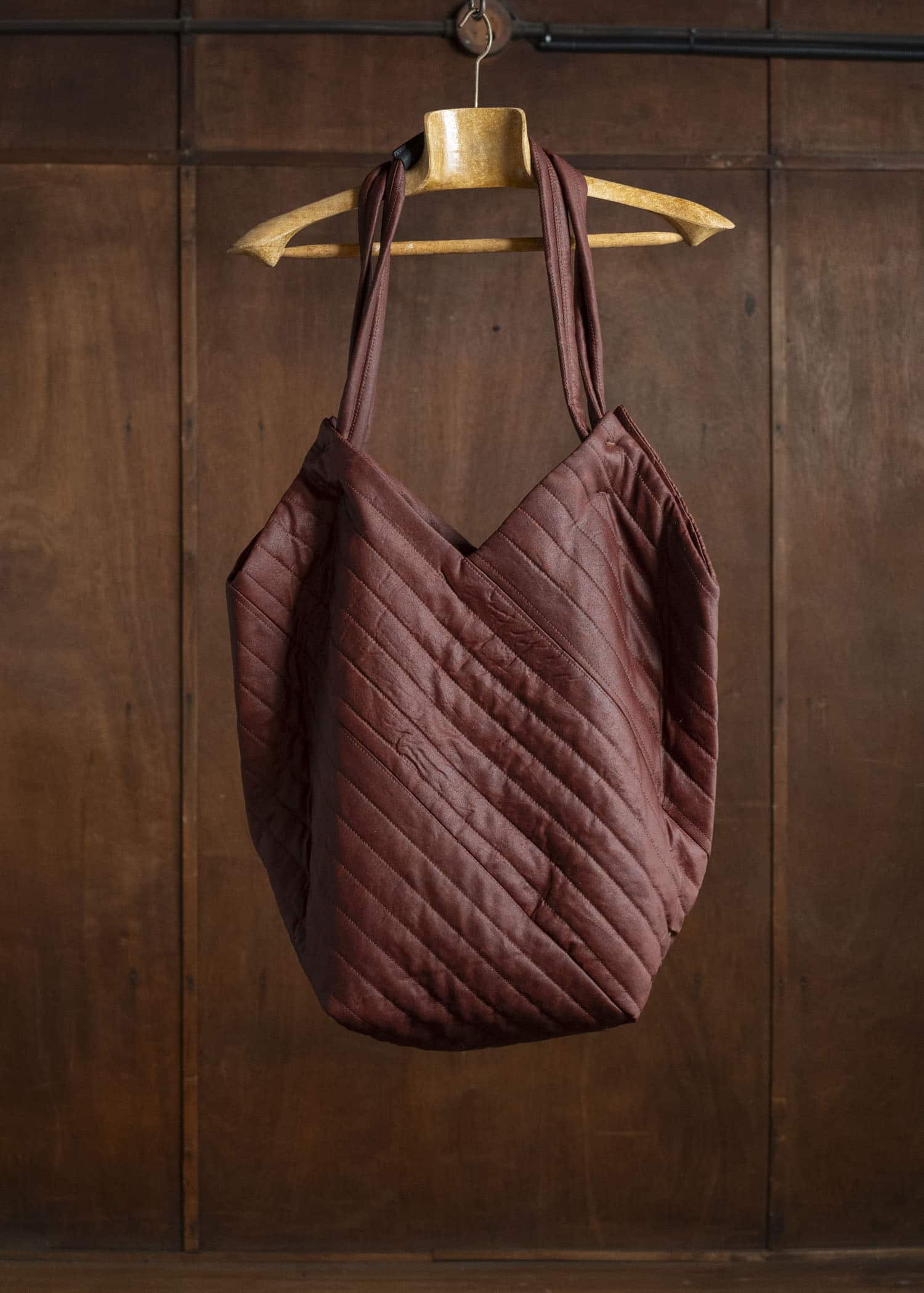 JAN-JAN VAN ESSCHE BAG#42 BIG SPIRAL BAG Shuliang Silk Padded Oxblood