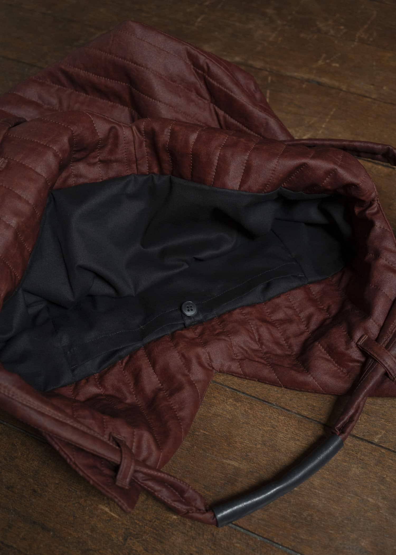 JAN-JAN VAN ESSCHE BAG#42 BIG SPIRAL BAG Shuliang Silk Padded Oxblood