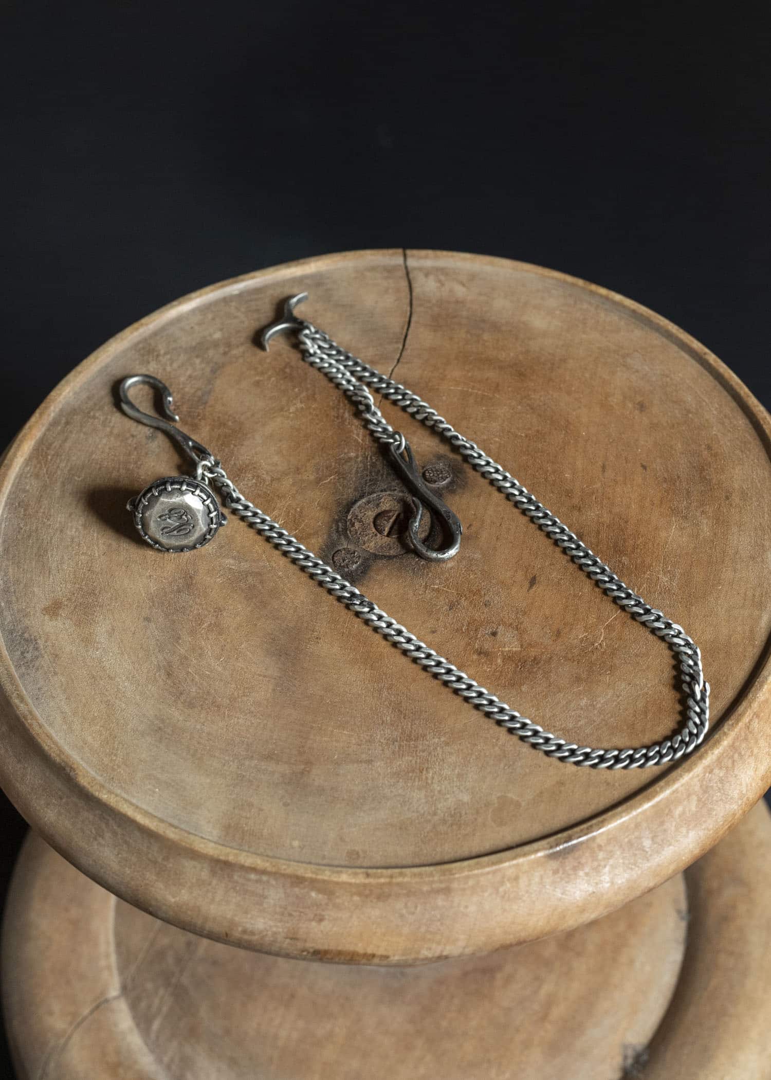 Professor.E ELBERT CHAIN AGED 26SS-PE-ACC-06