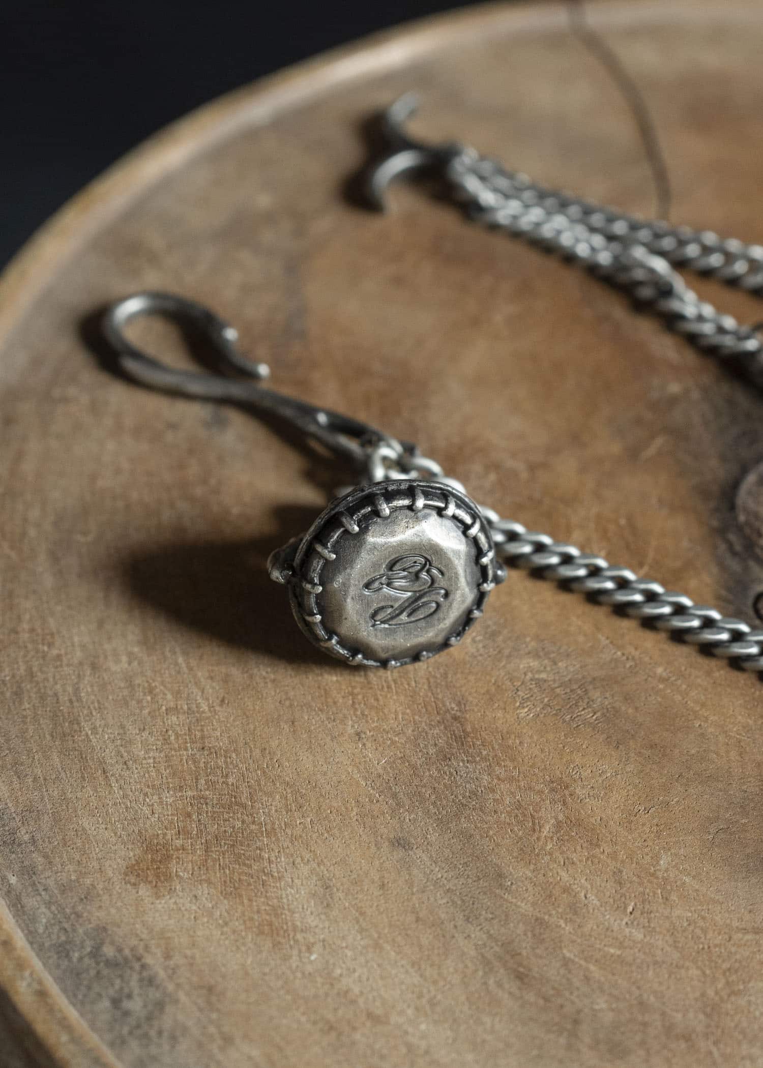 Professor.E ELBERT CHAIN AGED 26SS-PE-ACC-06