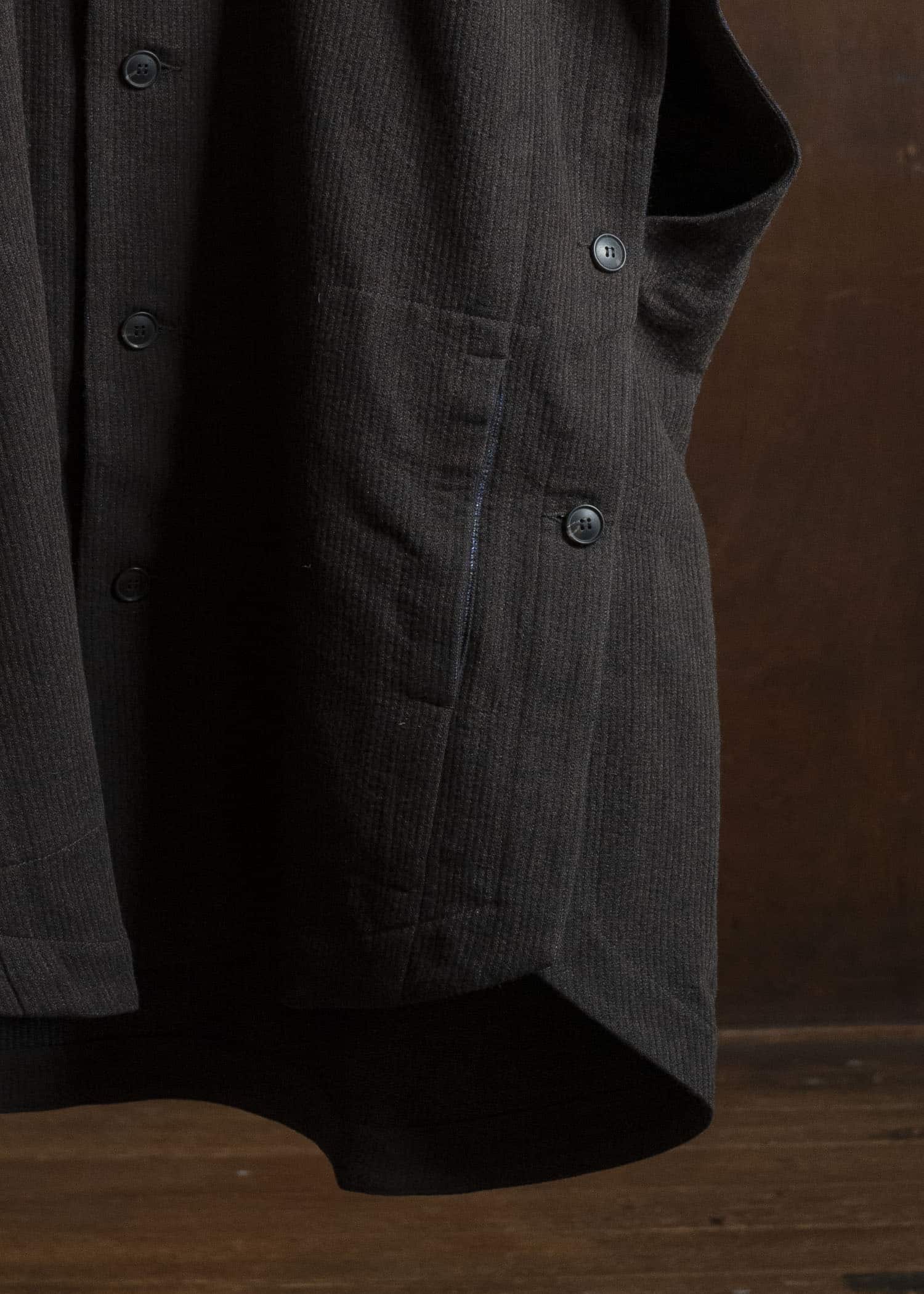 JAN-JAN VAN ESSCHE CAPE#5 SLEEVELESS CAPE WITH HOOD Ridged Linen Wool Eggplant/Indigo