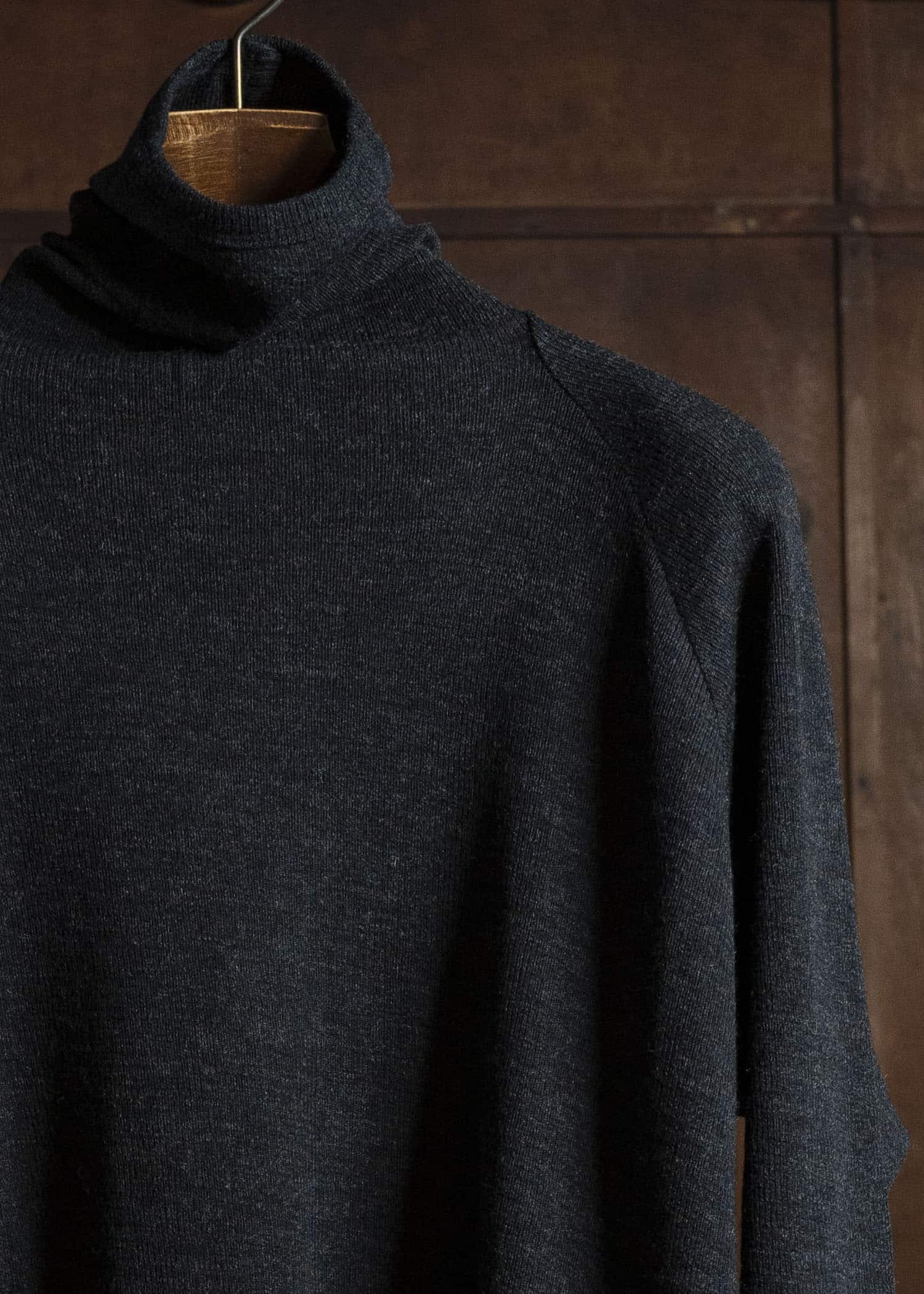 JAN-JAN VAN ESSCHE TEE#65 REGULAR FIT TURTLE NECK TEE A CLASSIC Wool 2/2 Rib Anthracite