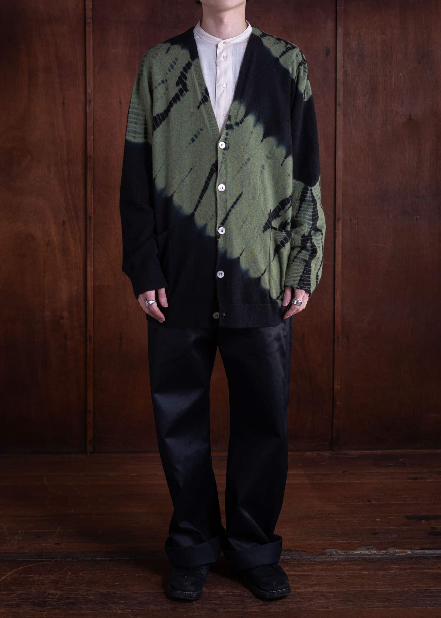 SUZUSAN Cashmere Seamless Wide Cardigan Tesuji Yoroidan Shibori Diagonal Black x Leaf Green