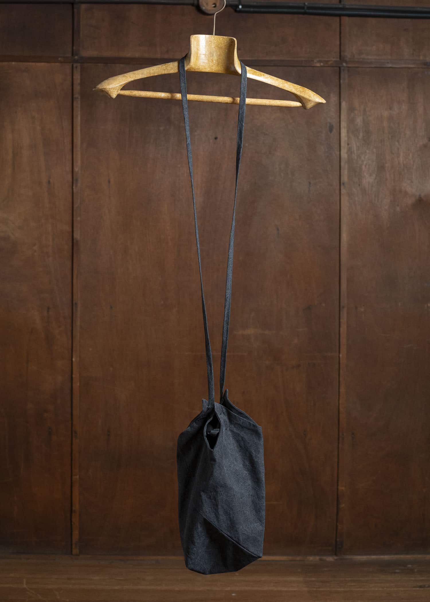 JAN-JAN VAN ESSCHE BAG#41 SMALL SPIRAL BAG Time Washed Canvas Black