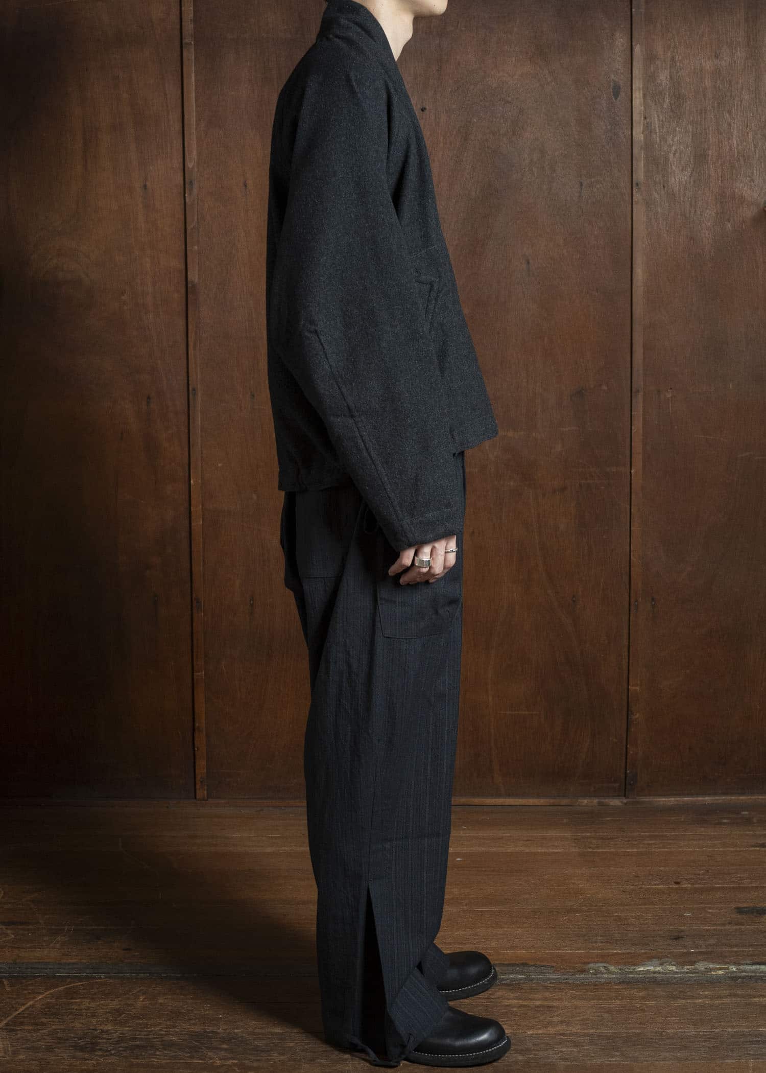 JAN-JAN VAN ESSCHE SWEAT#65 KIMONO COLLAR WOVEN SWEAT WITH JET POCKETS Soft Brushed Twill Anthracite