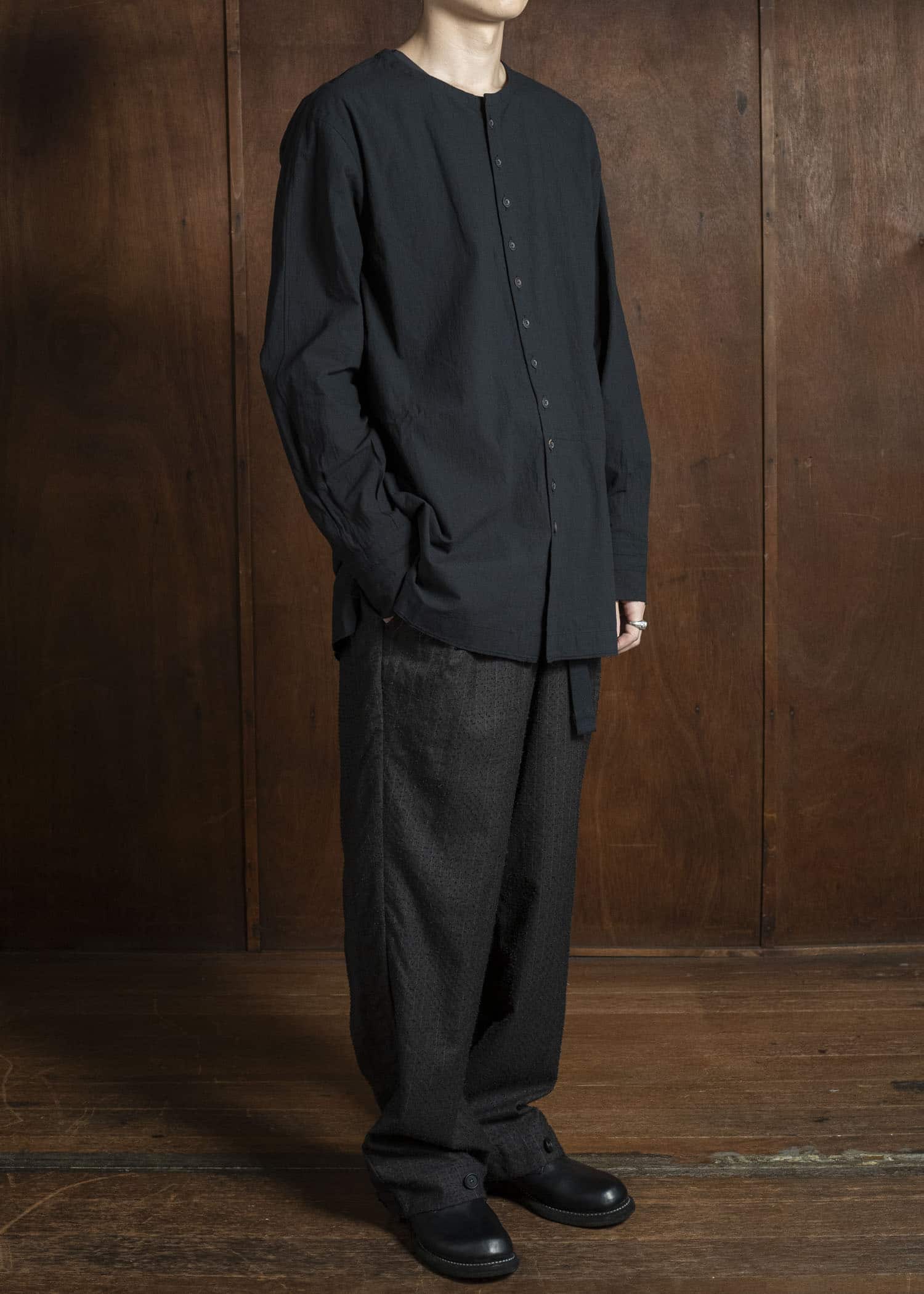 KLASICA 25F-SH44-G37 'SH-044'' No Collar Split Raglan BLACK