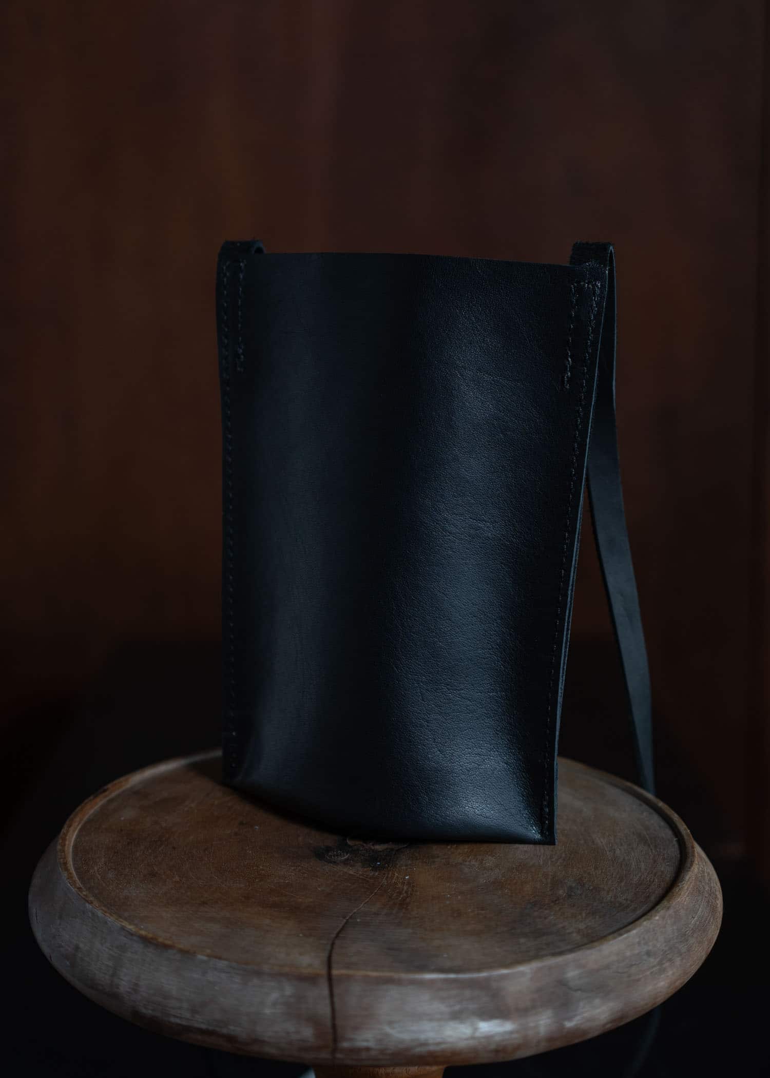 GUIDI PHONE HOLDER SHOULDER CASE BLKT